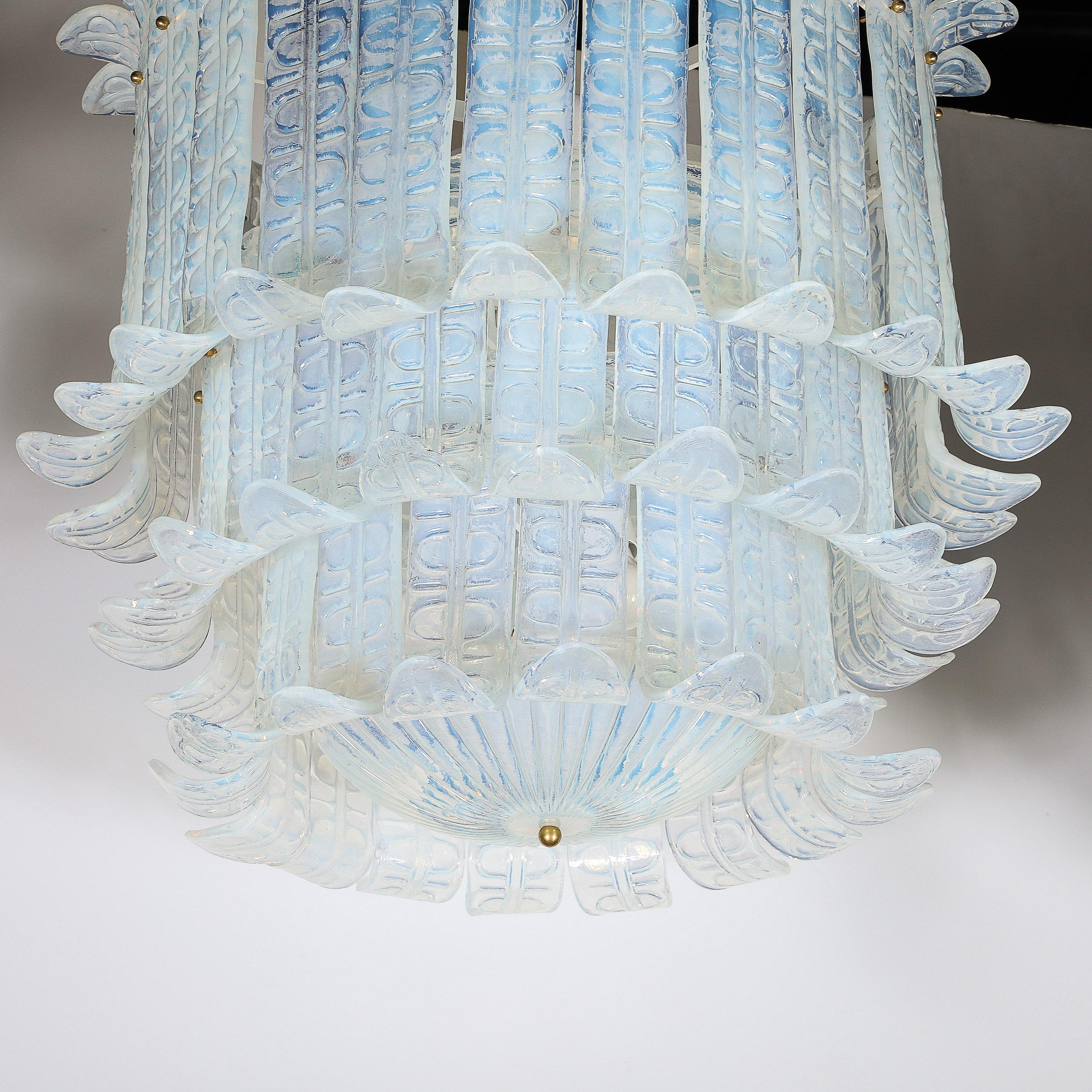 Lustre moderniste à 3 niveaux en verre texturé moulé opalescent de Murano soufflé à la main en vente 6