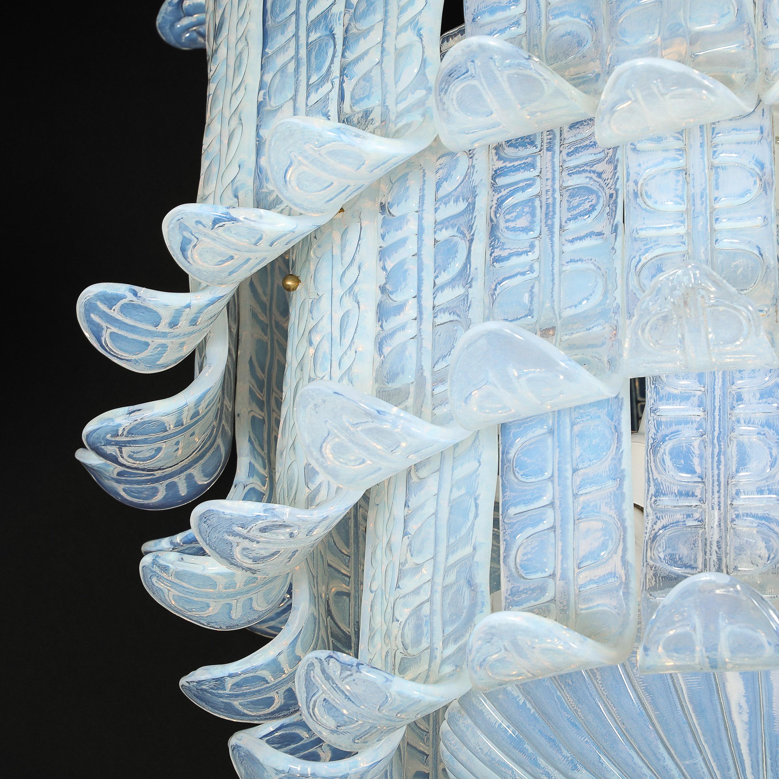 Lustre moderniste à 3 niveaux en verre texturé moulé opalescent de Murano soufflé à la main en vente 9