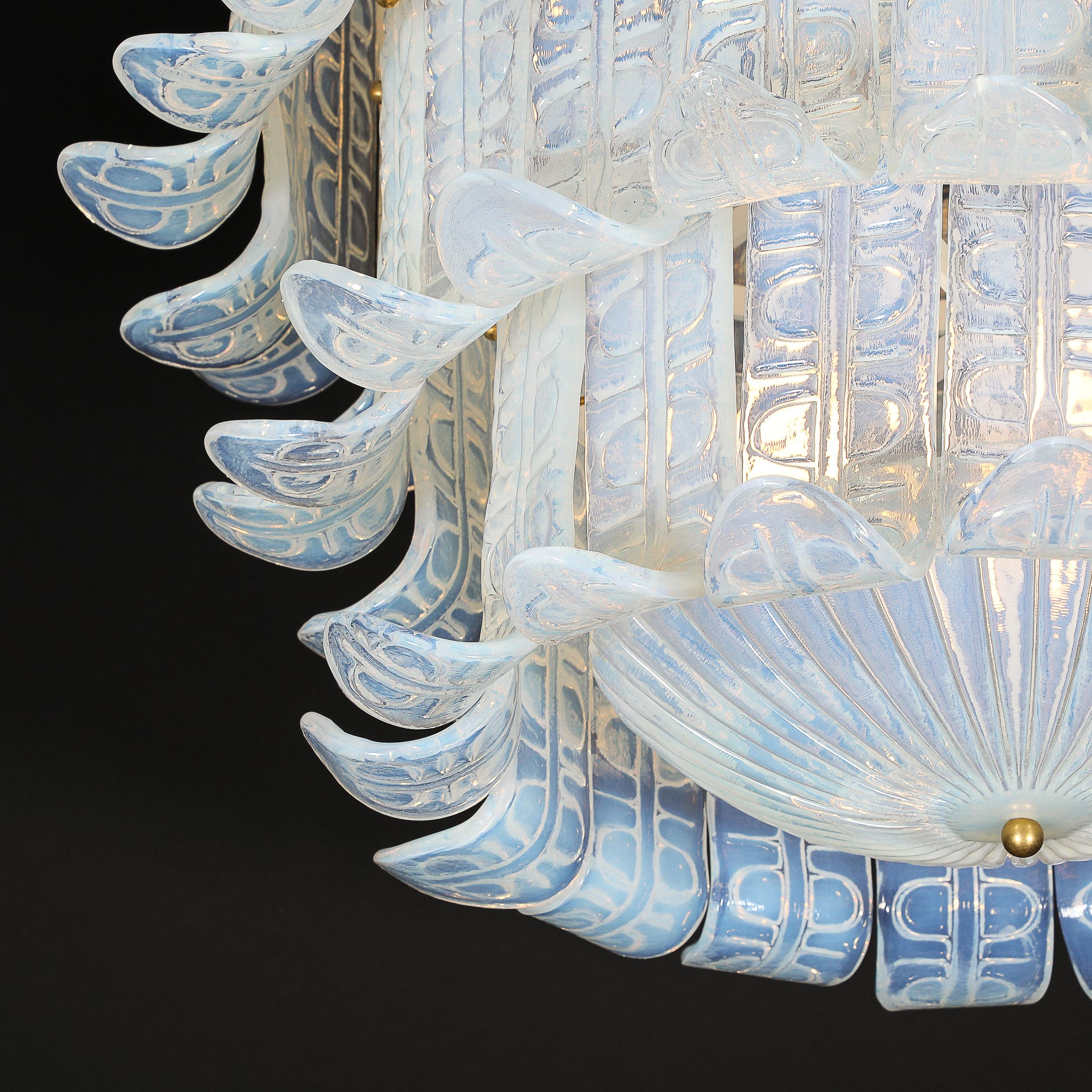 Lustre moderniste à 3 niveaux en verre texturé moulé opalescent de Murano soufflé à la main en vente 12
