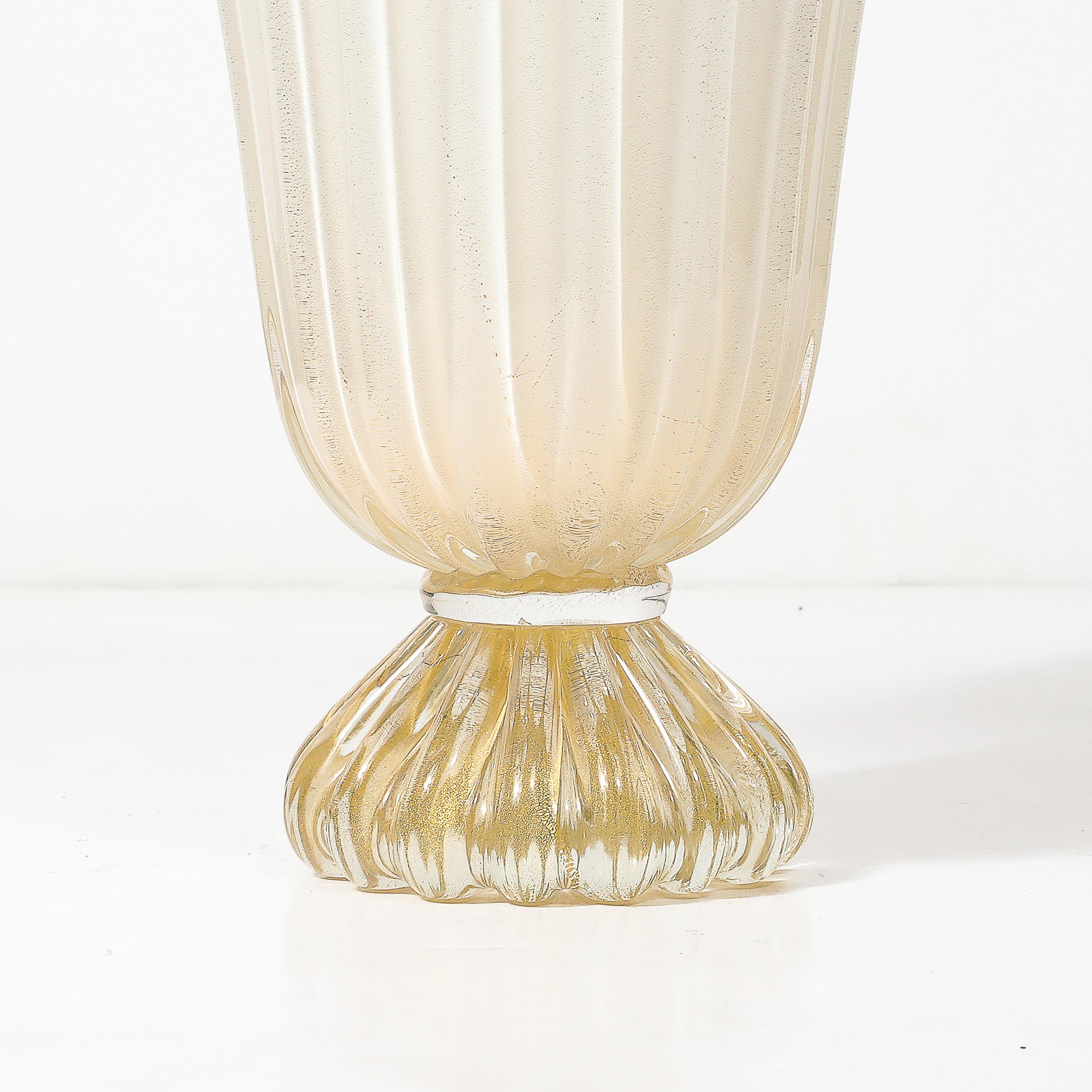 Jarrón modernista de cristal nacarado de Murano soplado a mano con motas de oro de 24 quilates en venta 5