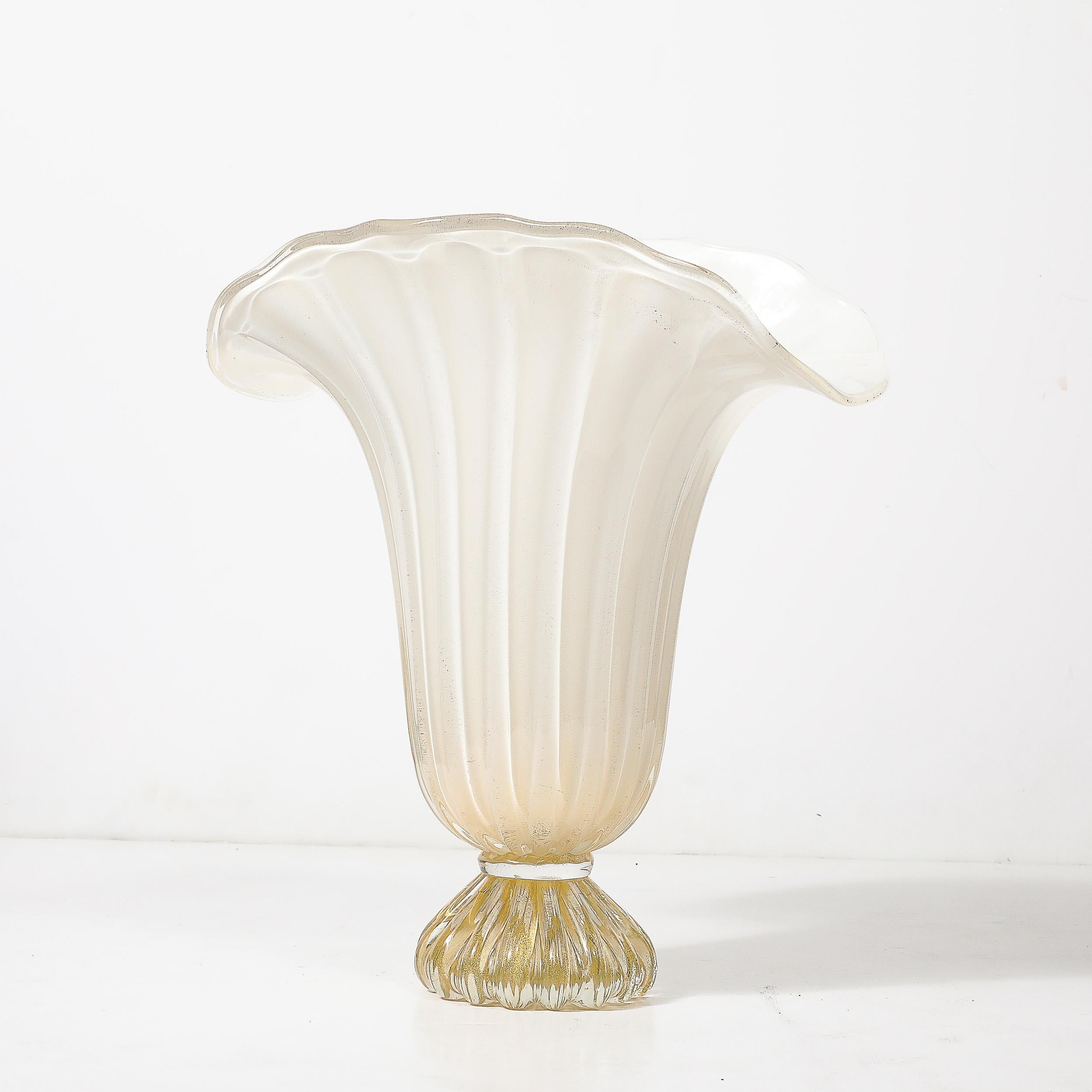 Jarrón modernista de cristal nacarado de Murano soplado a mano con motas de oro de 24 quilates en venta 6