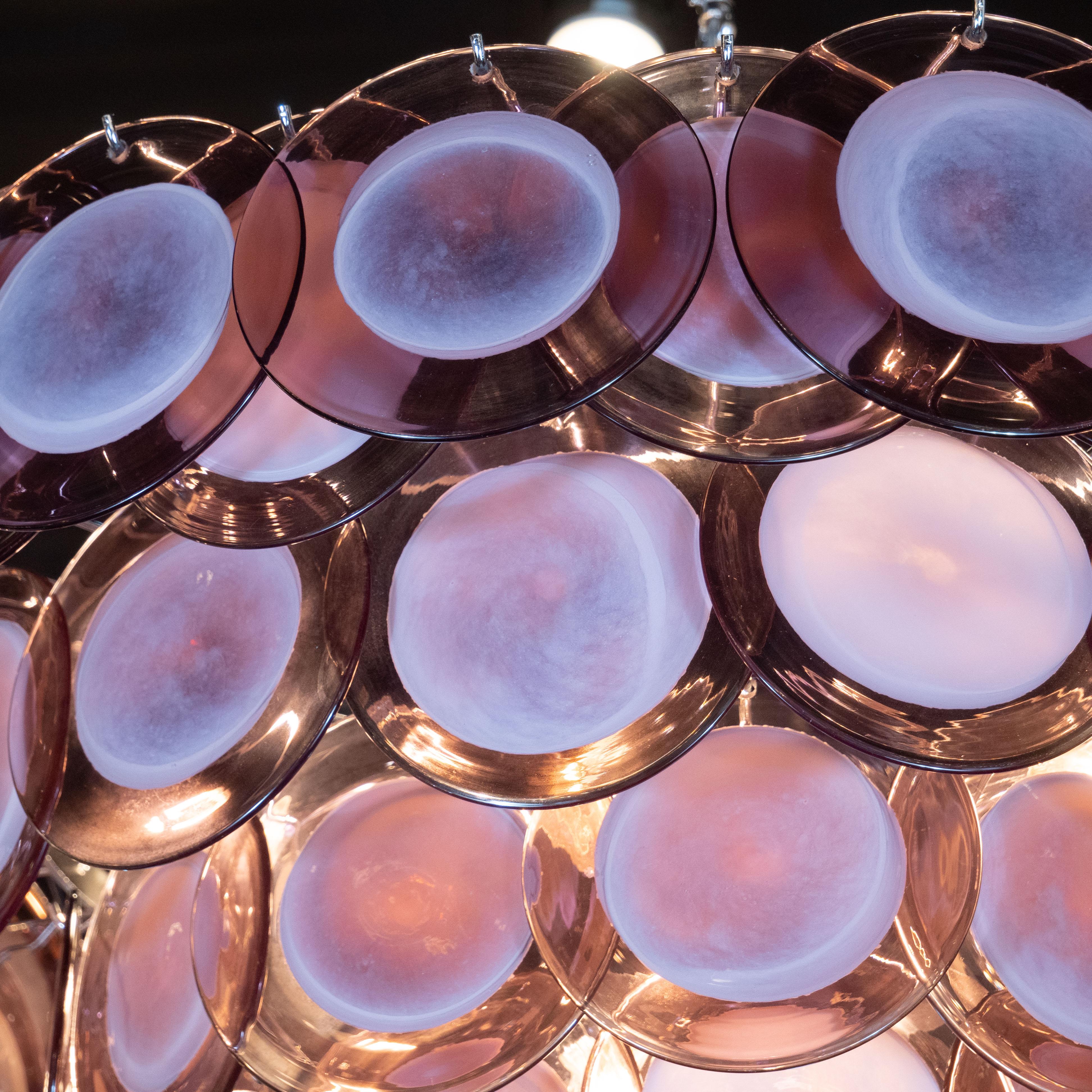Modernistischer mundgeblasener pflaumenfarbener Muranoglas-Kronleuchter mit Chrom (21. Jahrhundert und zeitgenössisch) im Angebot