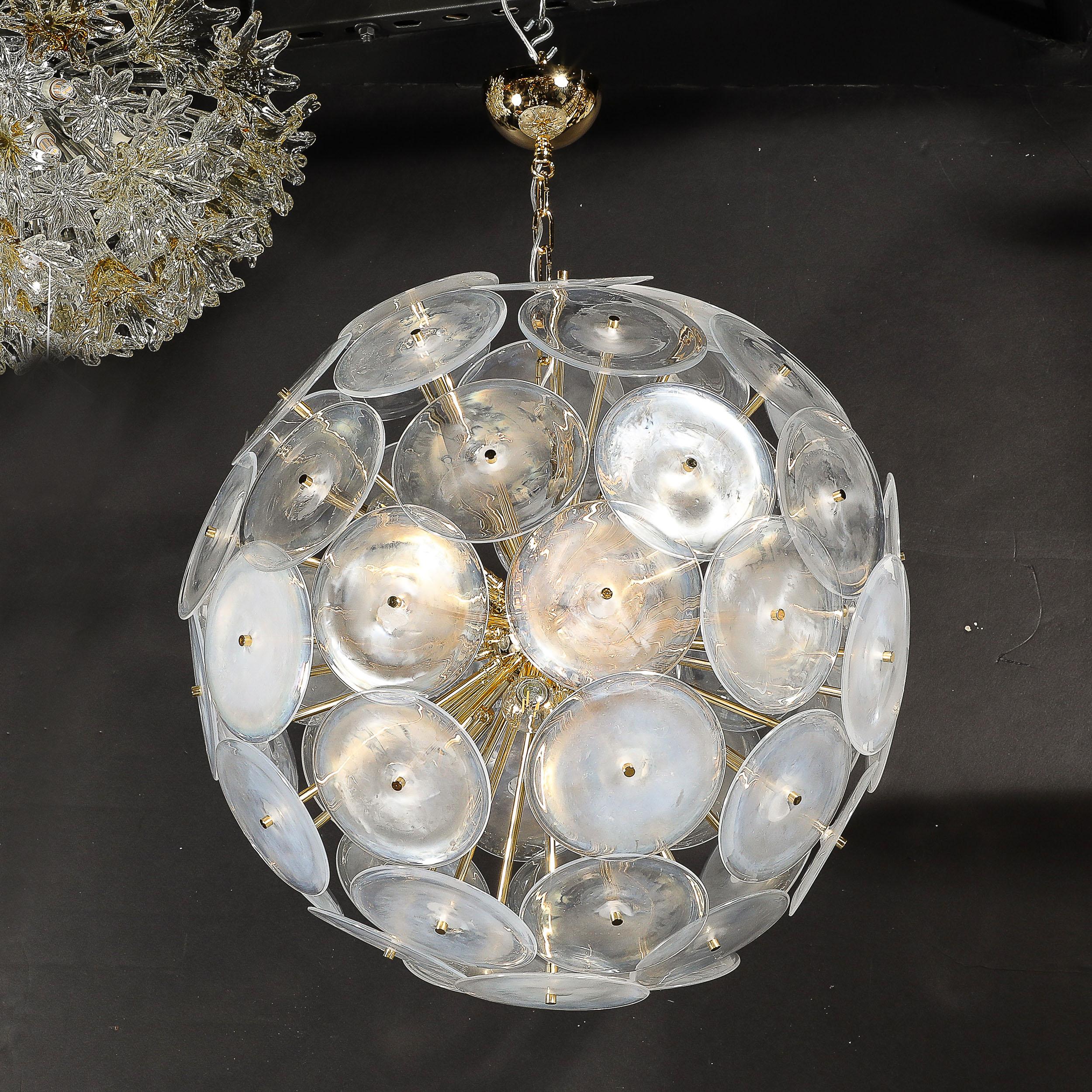 Lustre moderniste en verre de Murano opalescent soufflé à la main avec raccords en laiton en vente 5