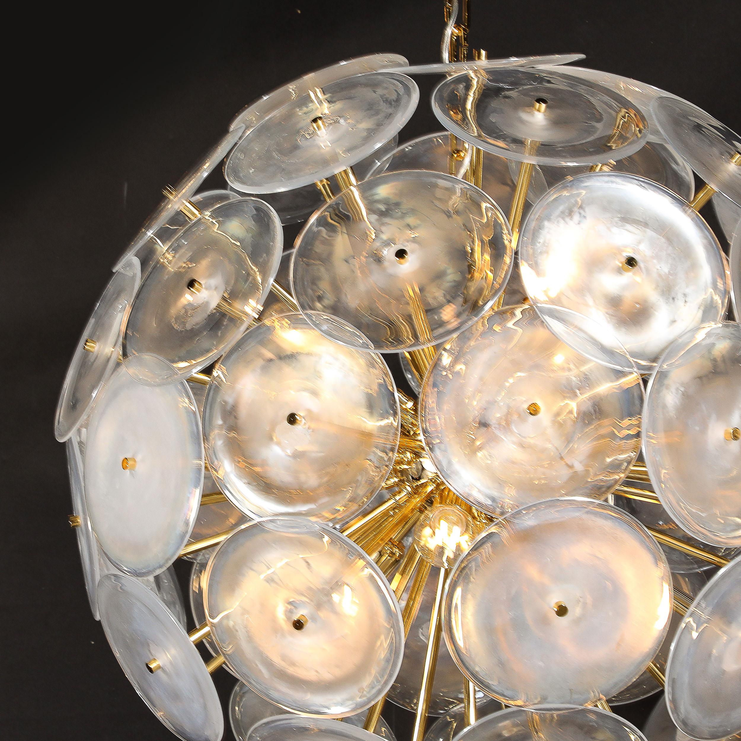 XXIe siècle et contemporain Lustre moderniste en verre de Murano opalescent soufflé à la main avec raccords en laiton en vente