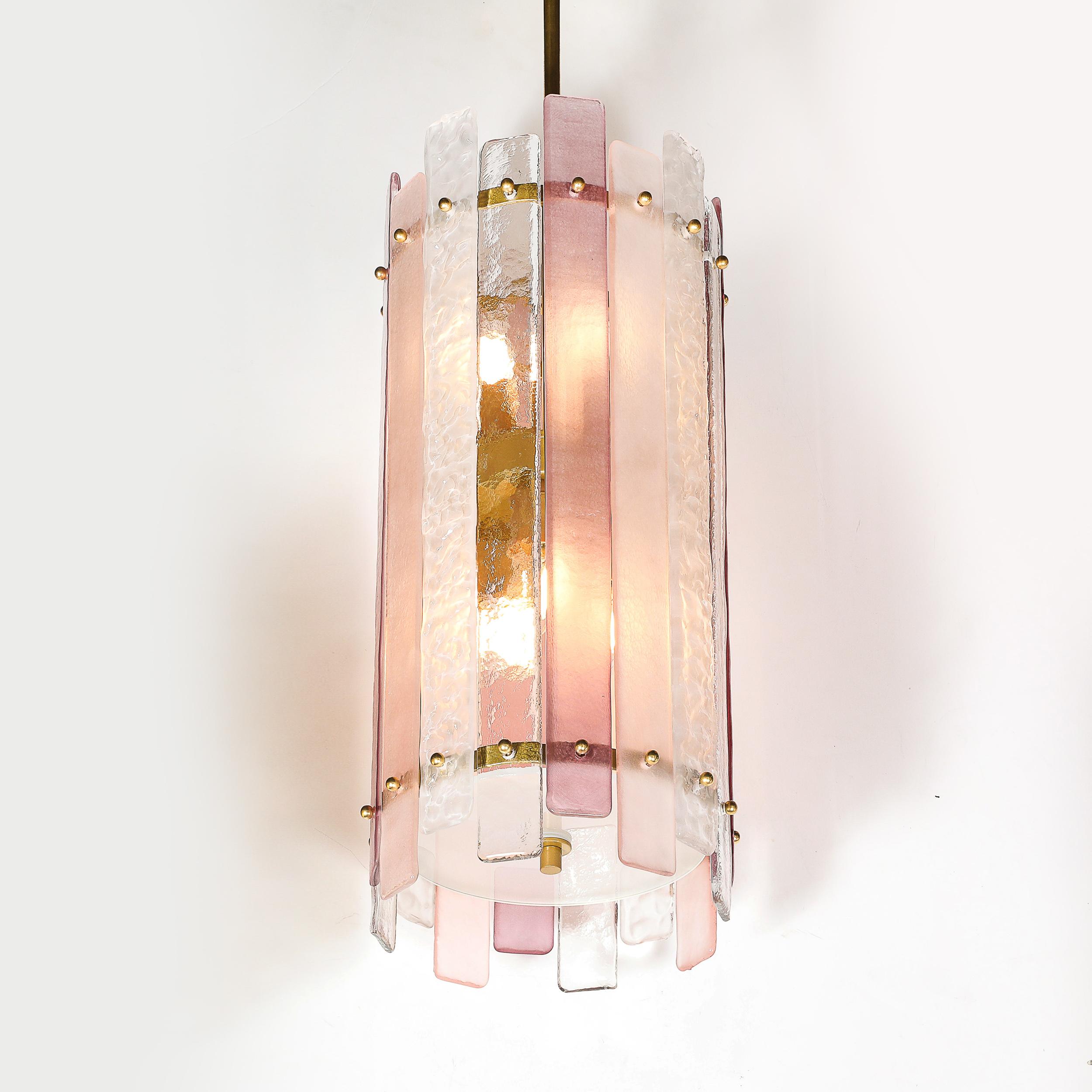 Modernistischer mundgeblasener zylindrischer Kronleuchter aus rosa und klarem Murano-Glas (Italienisch) im Angebot