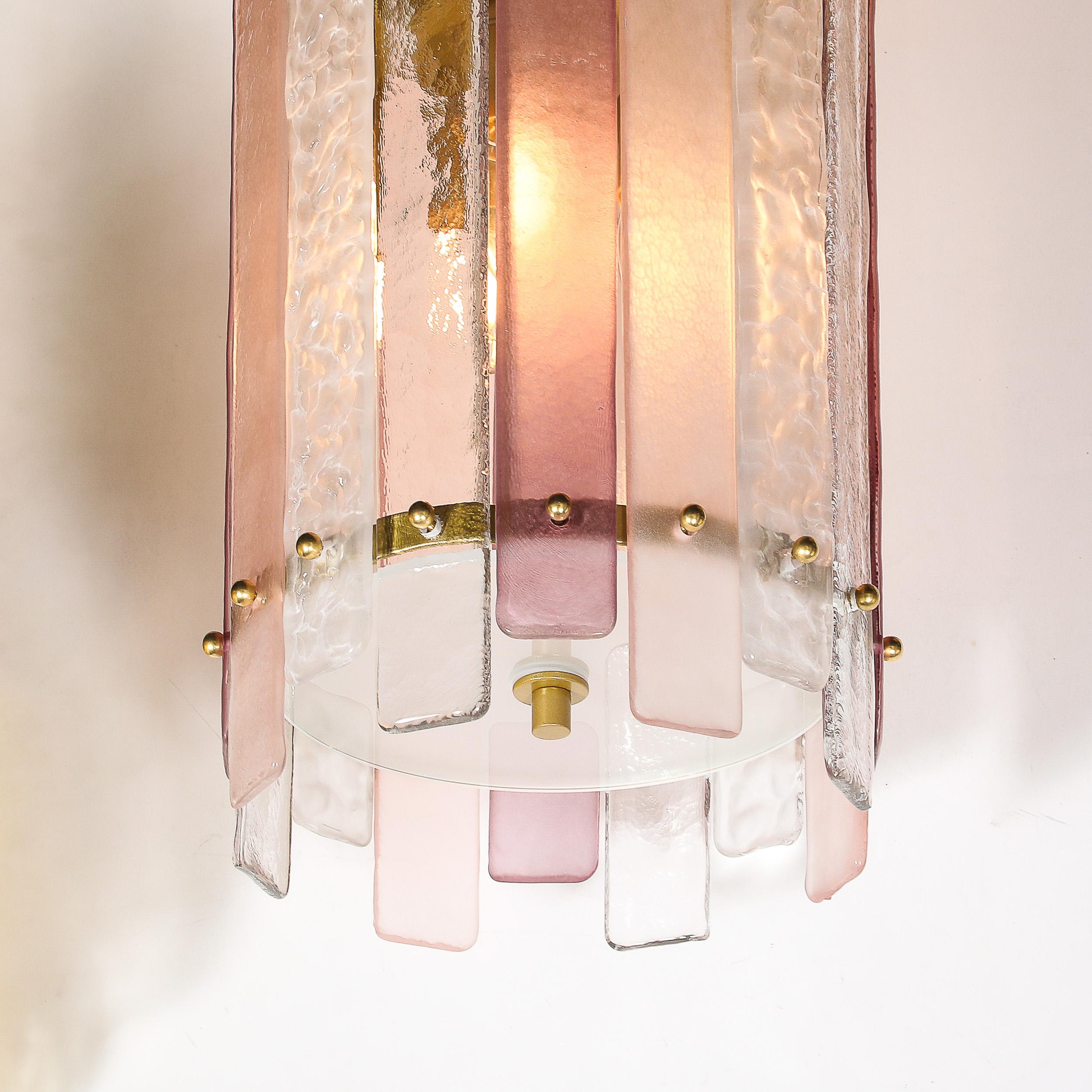 Modernistischer mundgeblasener zylindrischer Kronleuchter aus rosa und klarem Murano-Glas (21. Jahrhundert und zeitgenössisch) im Angebot
