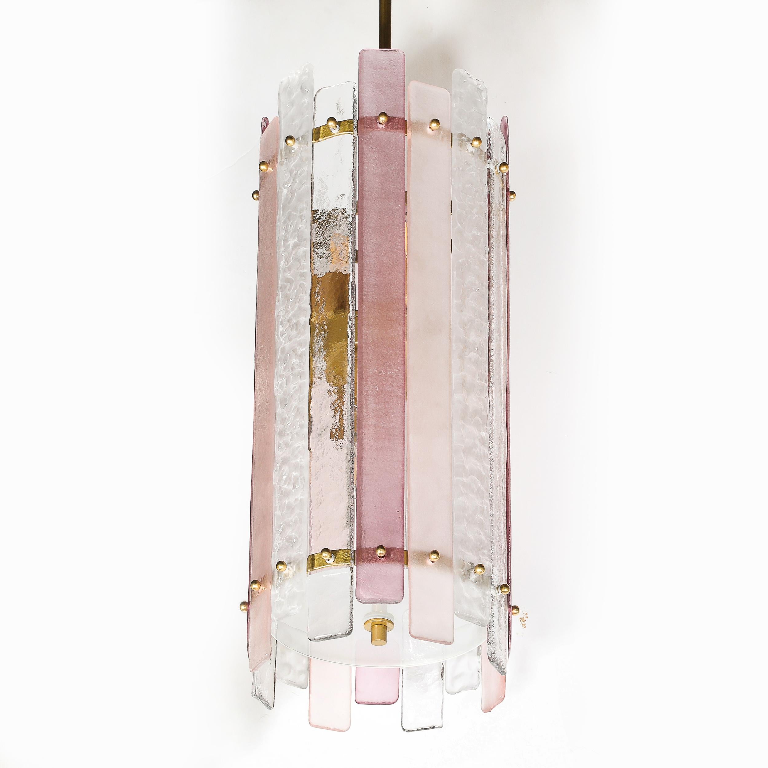 Modernistischer mundgeblasener zylindrischer Kronleuchter aus rosa und klarem Murano-Glas (Muranoglas) im Angebot