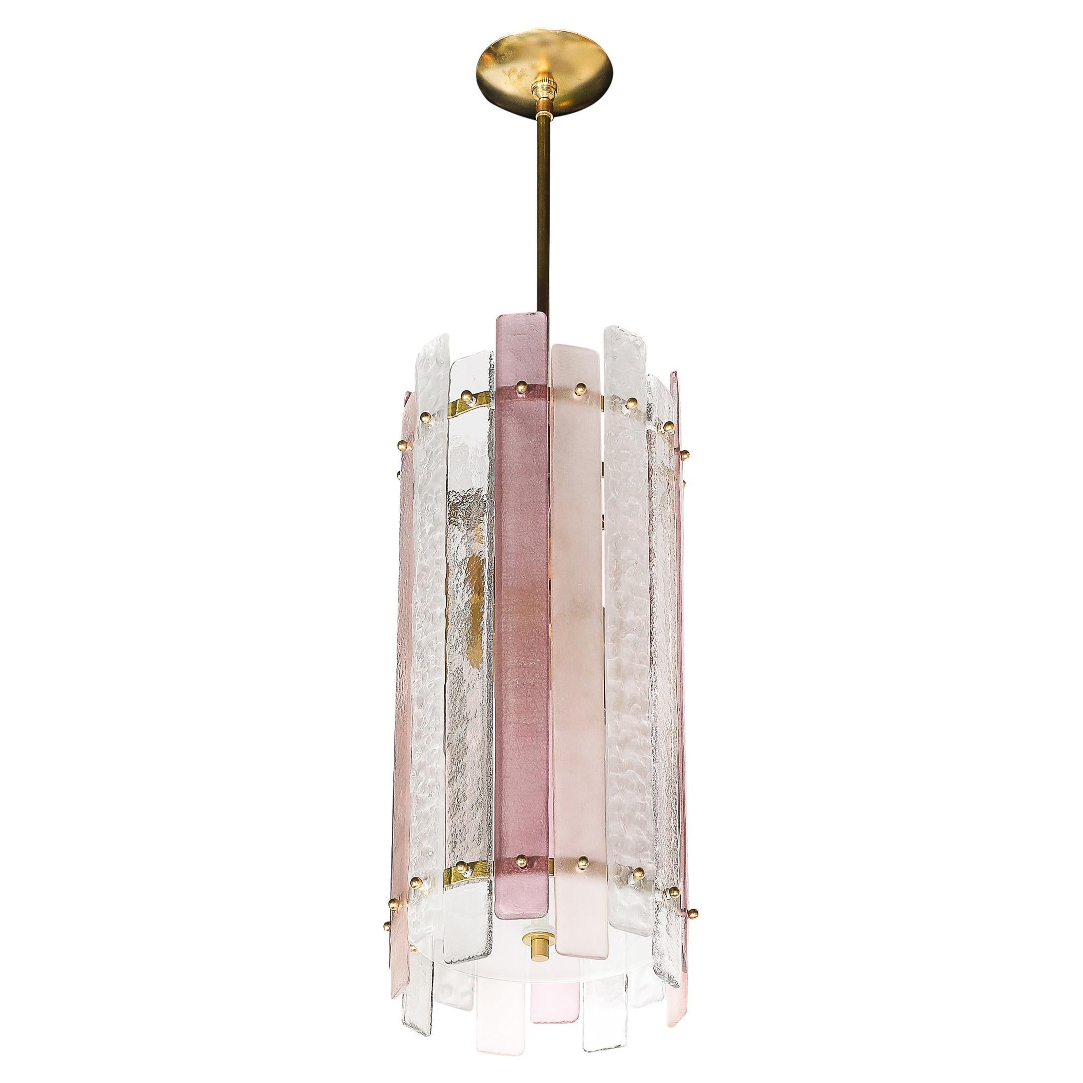 Modernistischer mundgeblasener zylindrischer Kronleuchter aus rosa und klarem Murano-Glas im Angebot