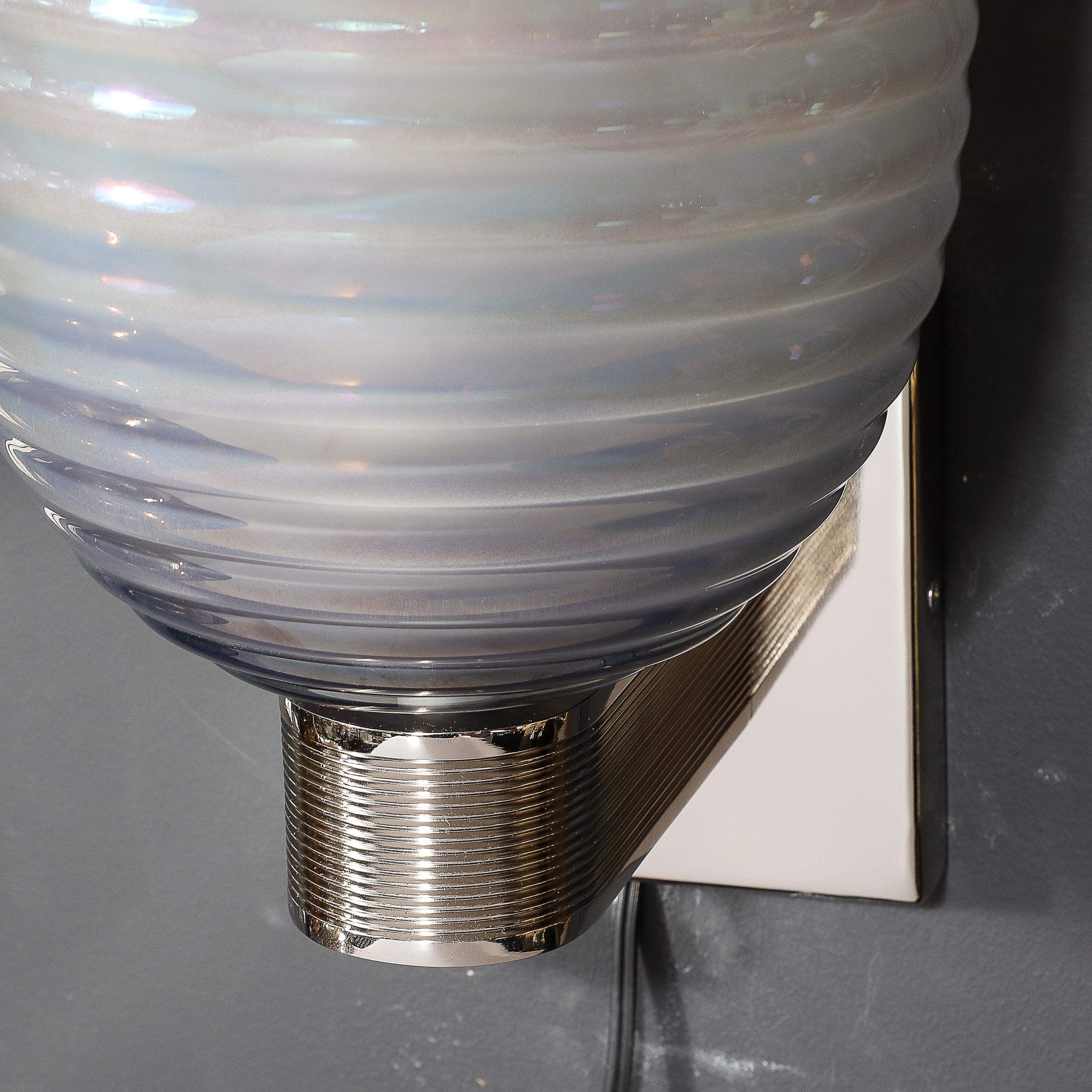 Applique moderniste in vetro di Murano soffiato a mano con alveare fumé e montate in nichel in vendita 9