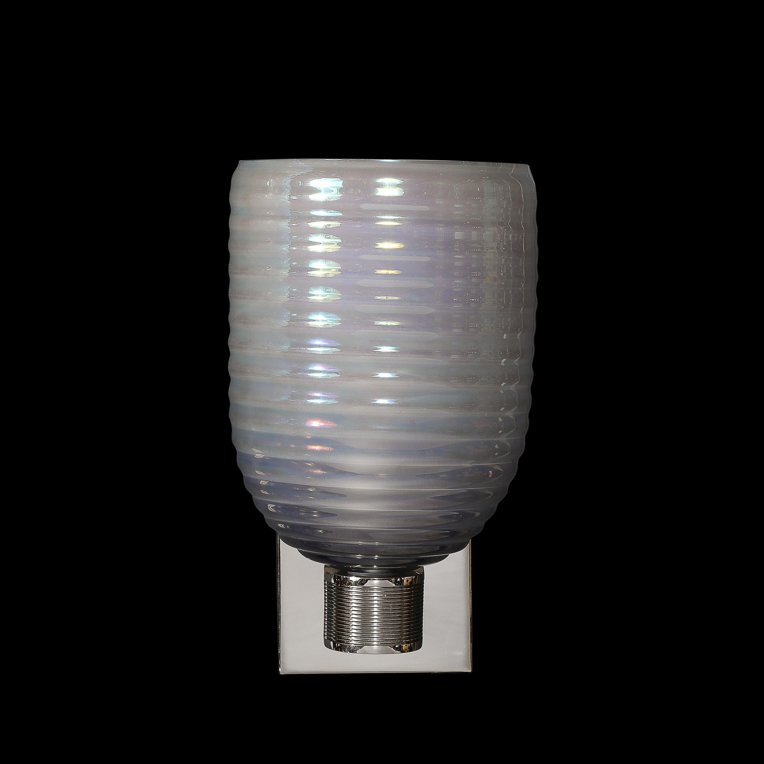 Applique moderniste in vetro di Murano soffiato a mano con alveare fumé e montate in nichel in vendita 1