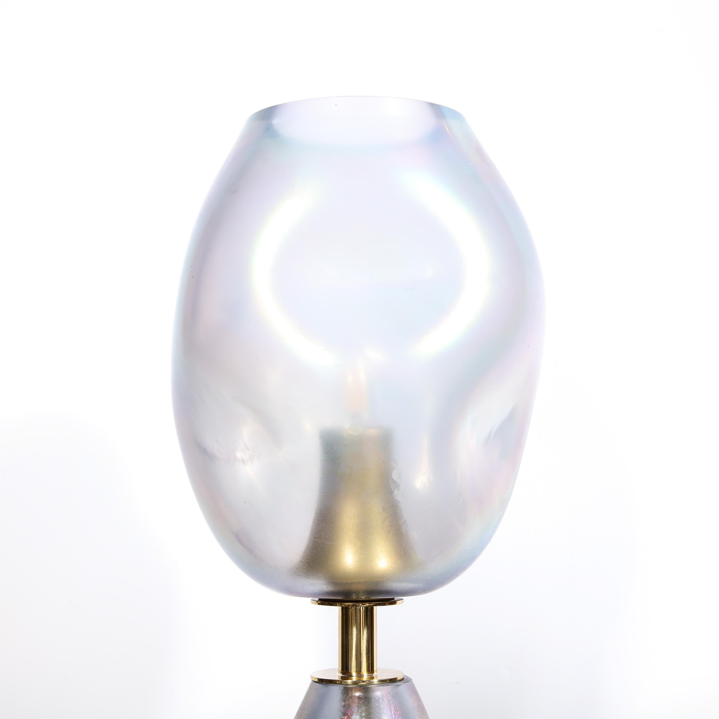 Torchère moderniste soufflée à la main en verre de Murano cobalt fumé et laiton en vente 6