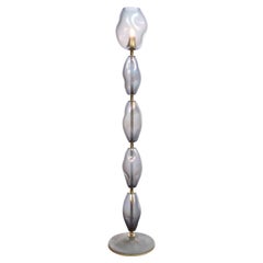 Antorcha modernista de cristal de Murano cobalto ahumado soplado a mano y latón