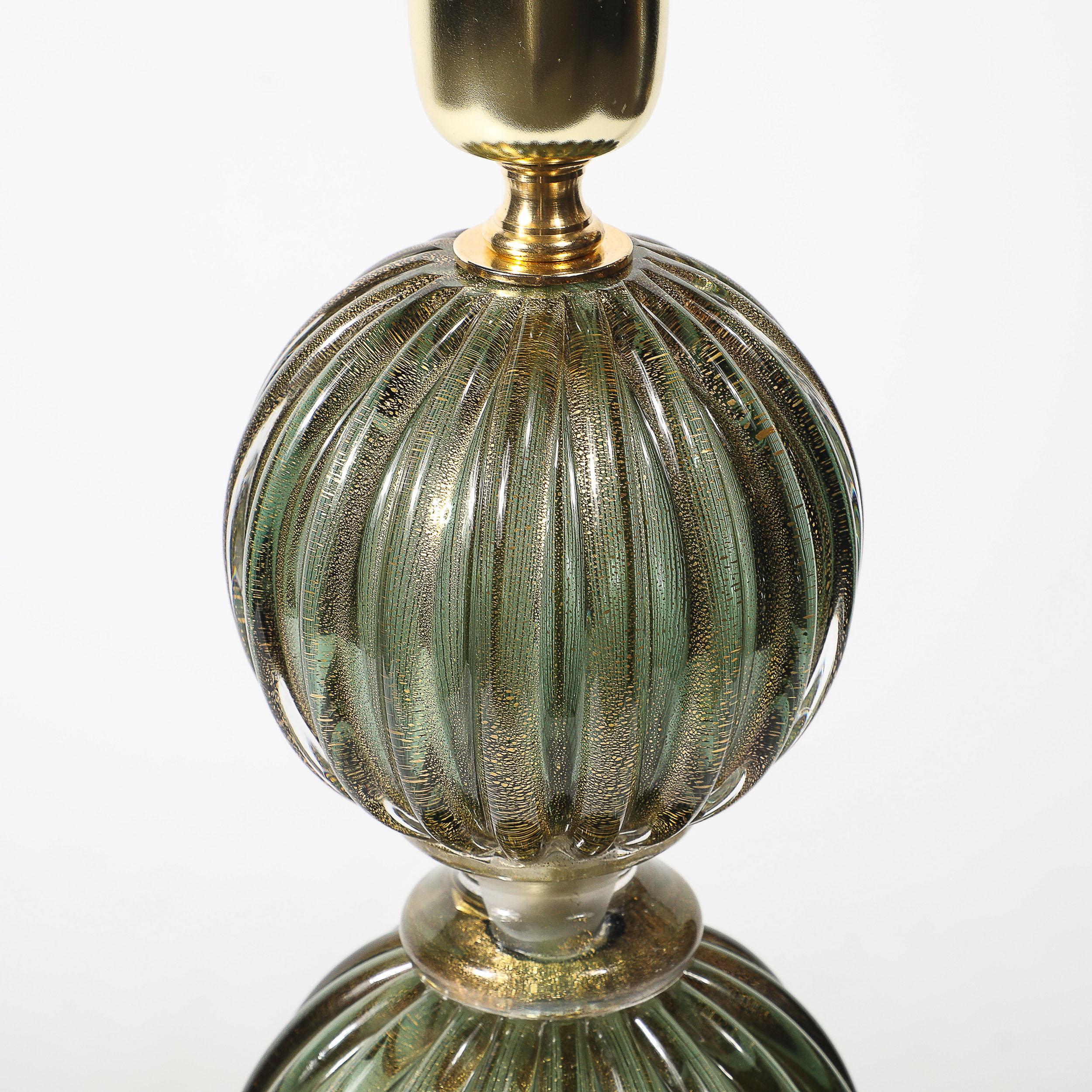 Modernist mundgeblasen geräuchert Smaragd Murano Glas geriffelt gestapelt Ball Tischlampen im Angebot 6
