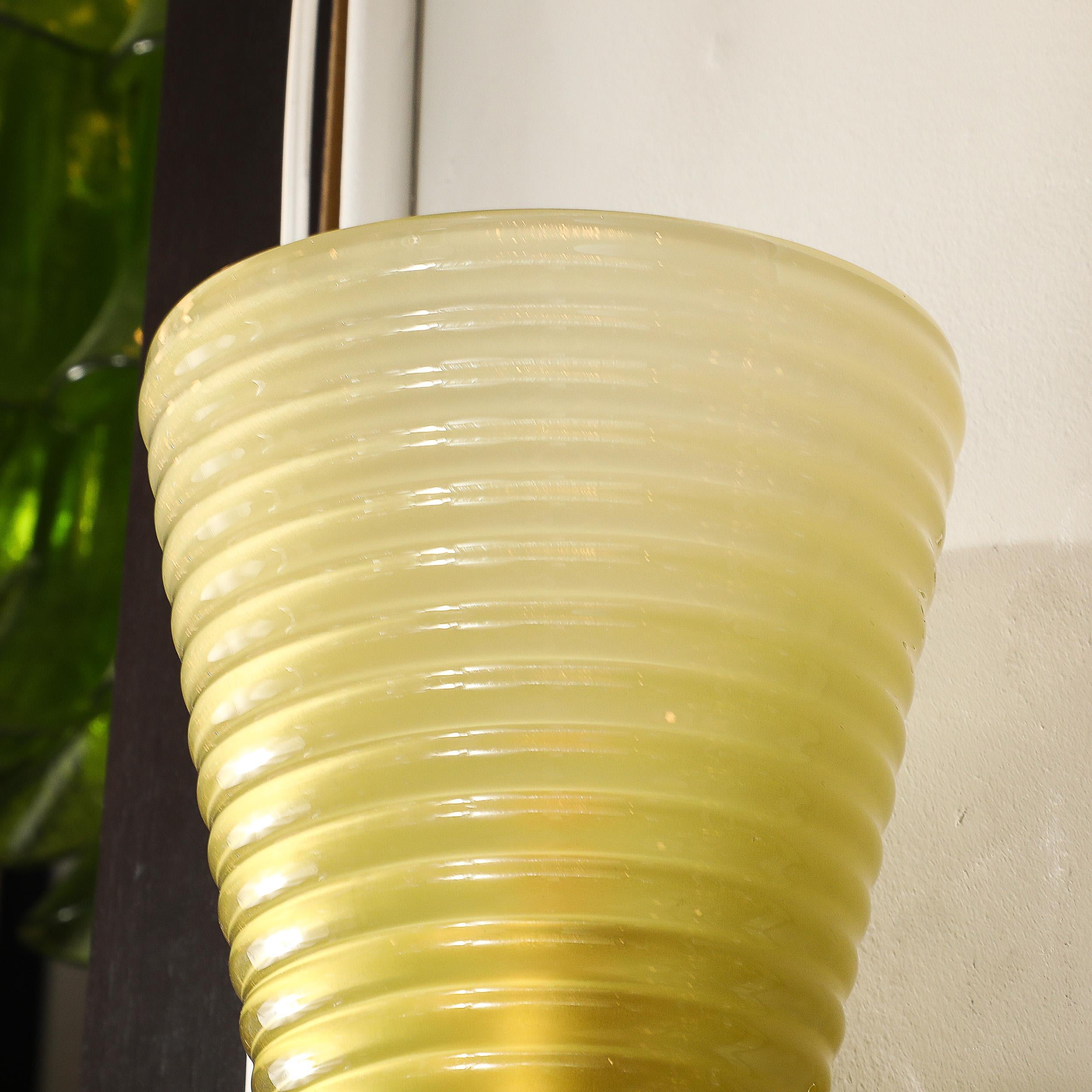 Appliques modernistes en verre de Murano et laiton soufflé à la main en forme de hive de péridot fumé en vente 8