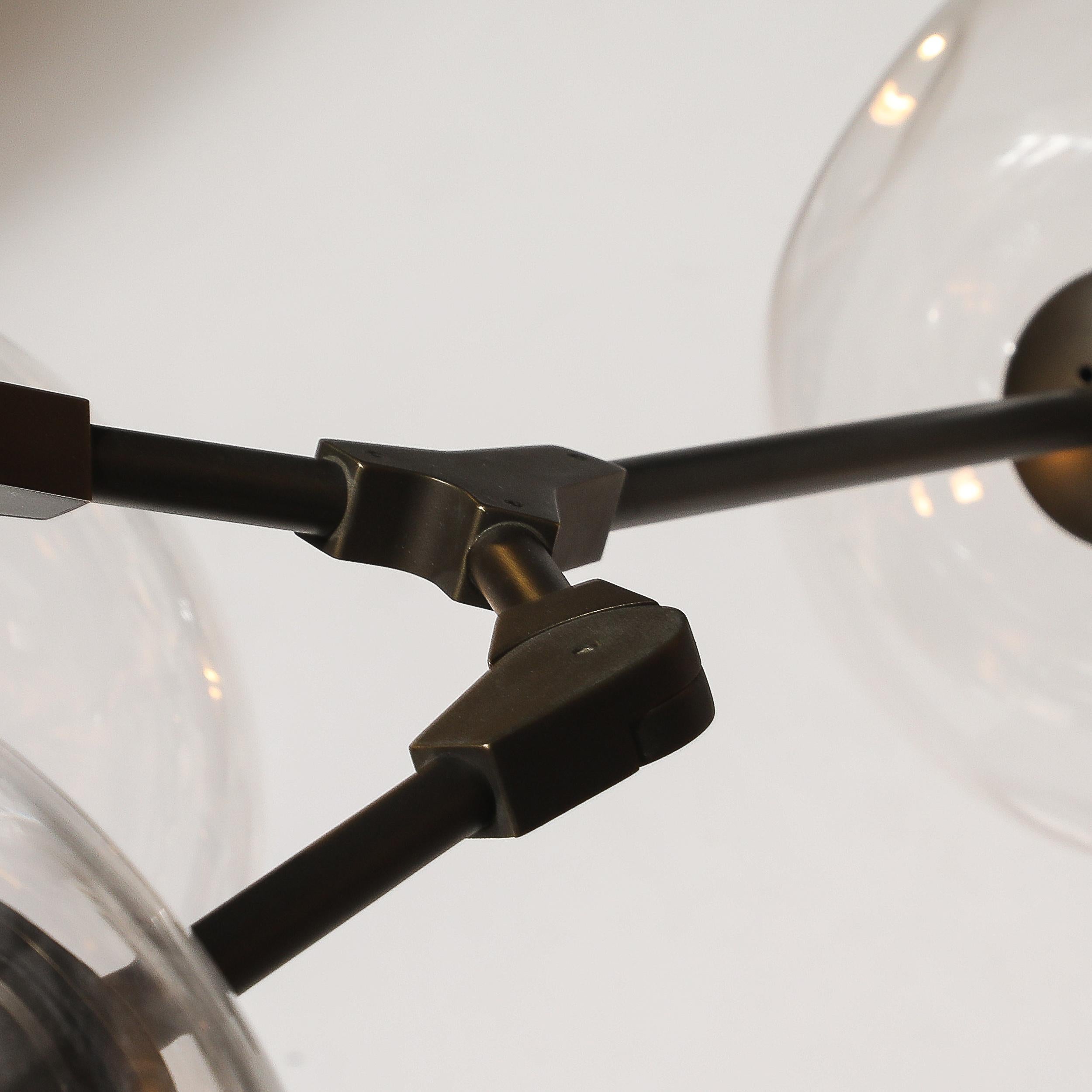 Lampadario modernista a cinque globi in vetro trasparente soffiato a mano di Lindsey Adelman in vendita 5