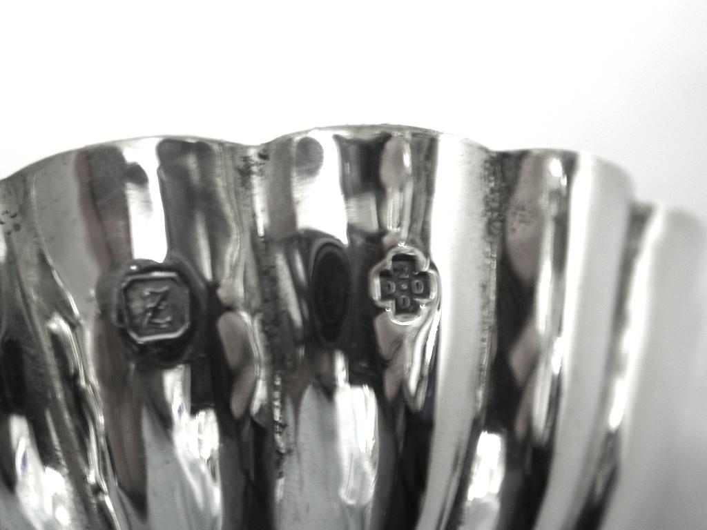 Modernist Hand Hammered Arts & Crafts Silber Schöpfkelle Millennium Punze Datum 2000 (Ende des 20. Jahrhunderts) im Angebot
