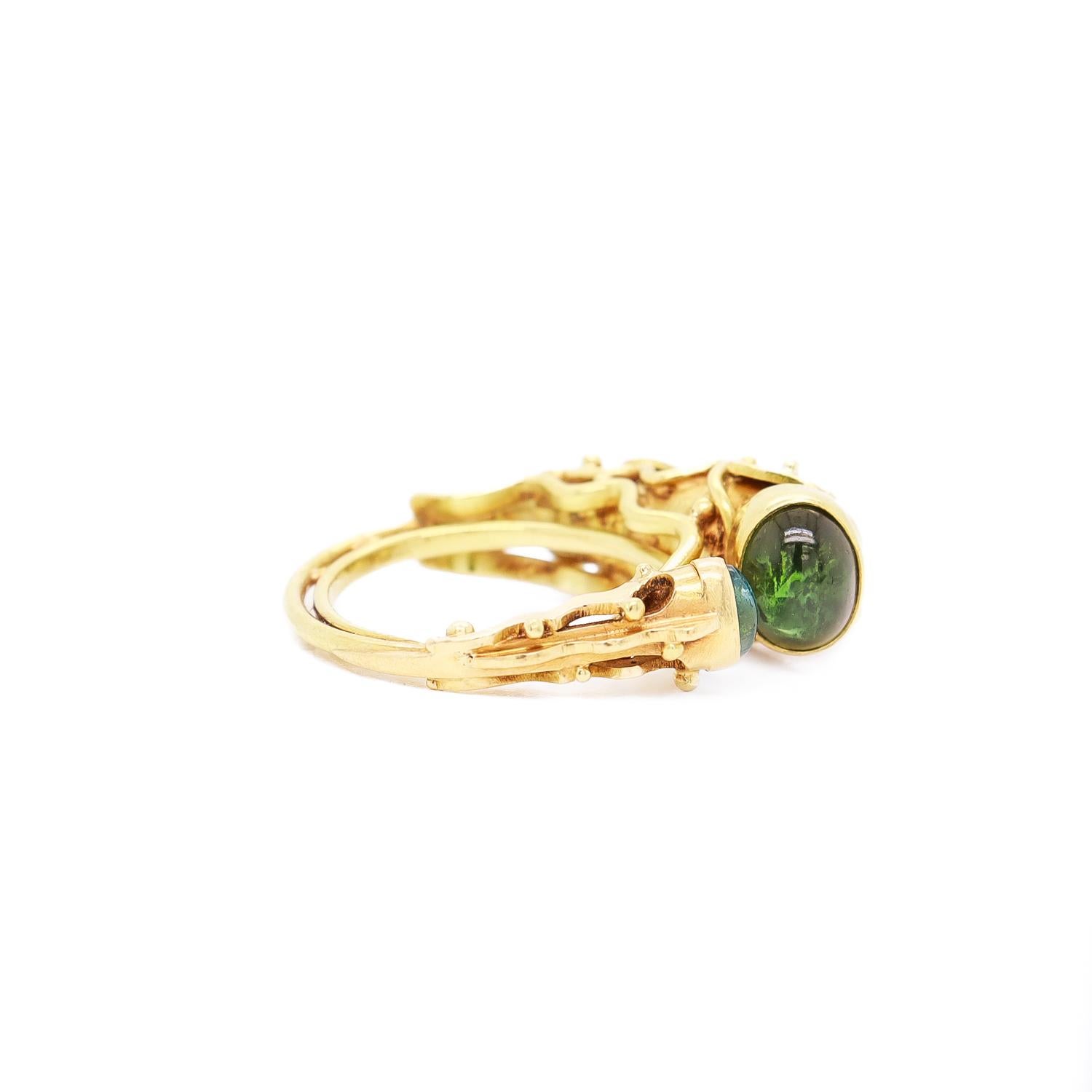 Bague moderniste en or 18K et serti de pierres précieuses Cicada / Insecte figuratif, faite à la main en vente 6