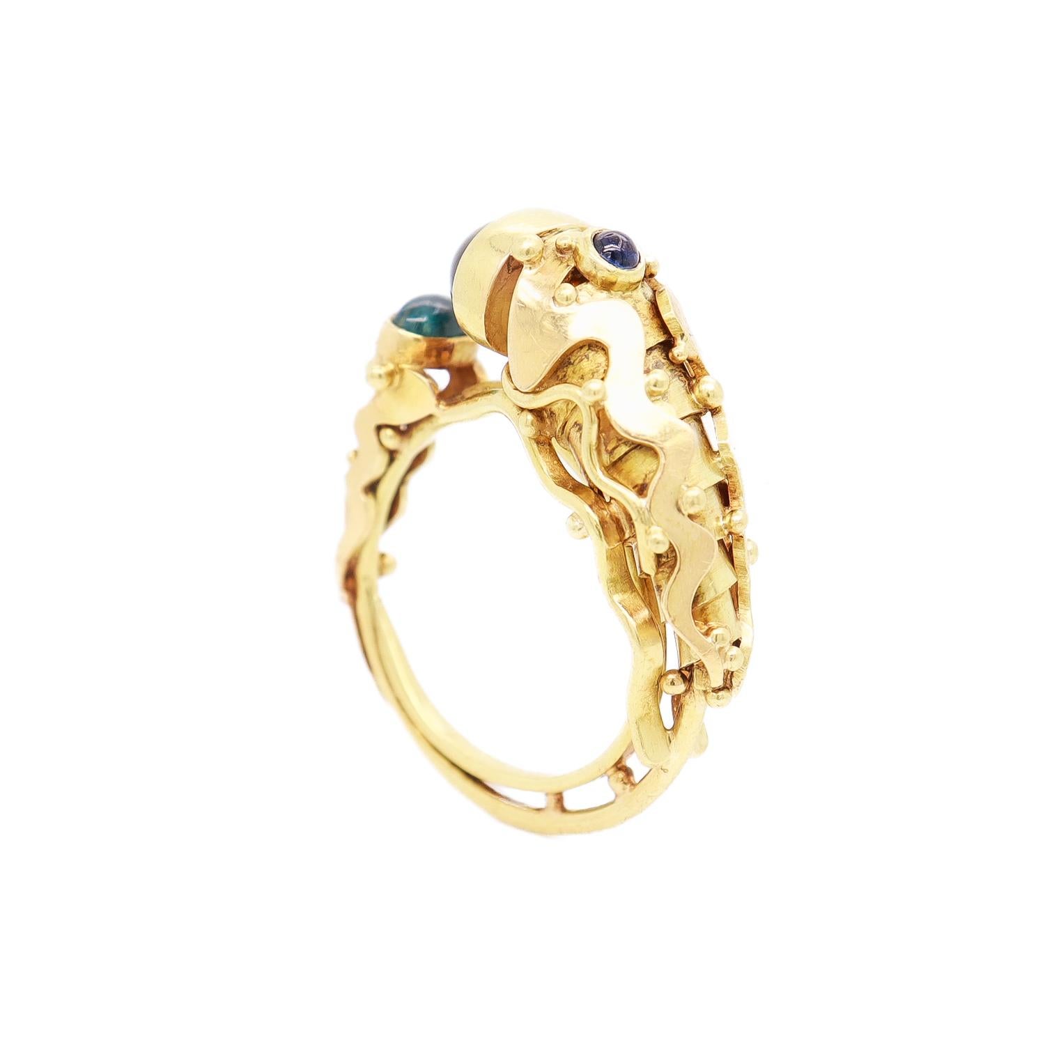 Bague moderniste en or 18K et serti de pierres précieuses Cicada / Insecte figuratif, faite à la main Pour femmes en vente
