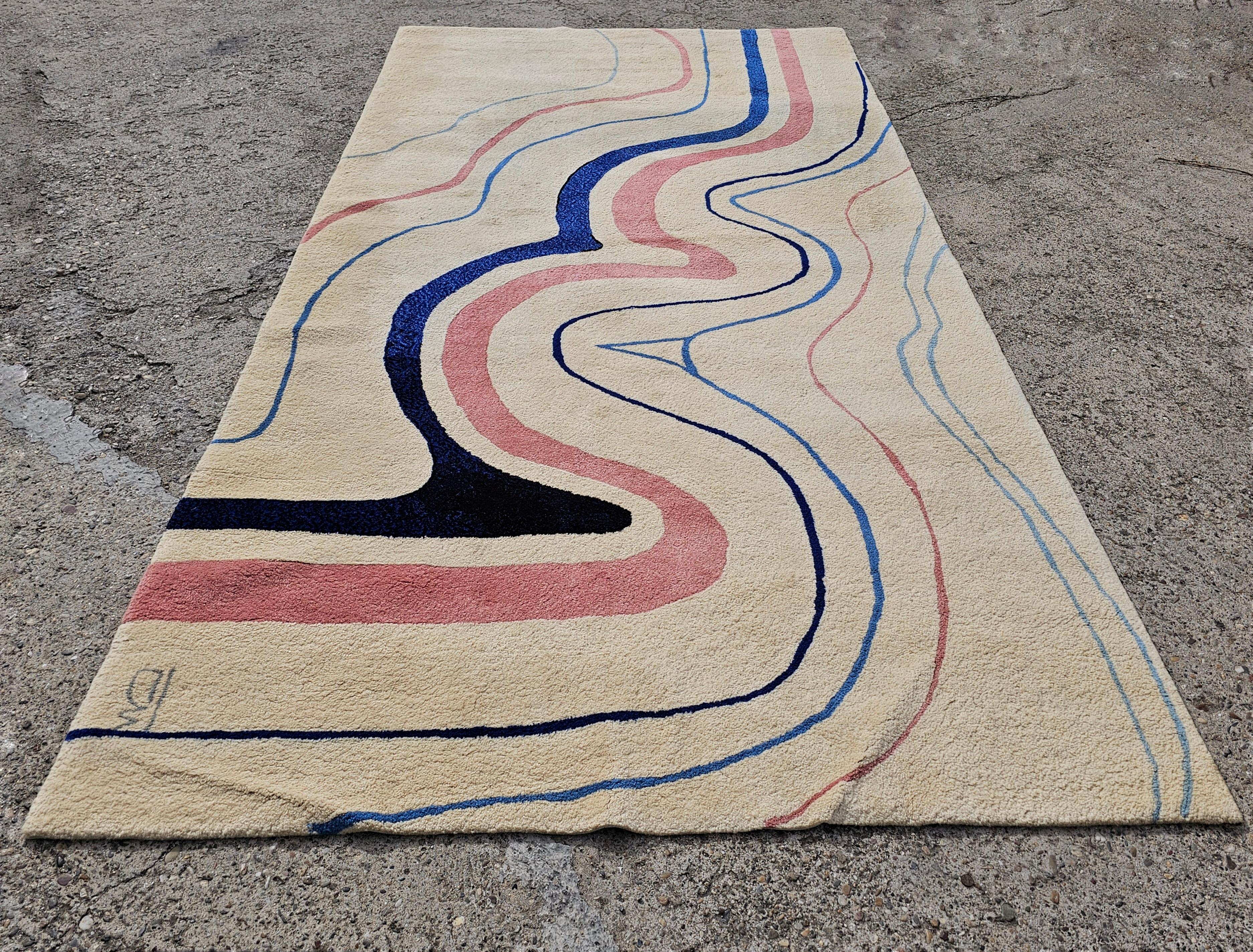 Late 20th Century Modernist Hand Tufted Rug with Abstract Pattern, 100% wool, one of a kind For Sale