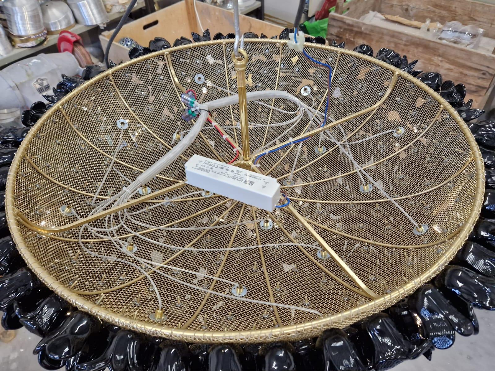 Lustre moderne en forme de rose noire soufflée à la main à Murano en vente 2