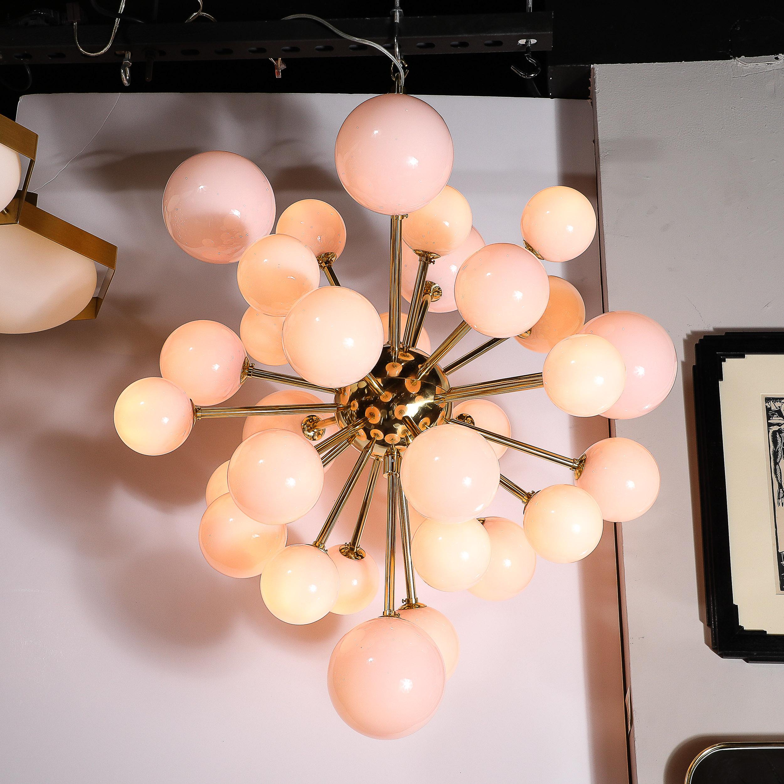 Lampadario modernista di Murano soffiato a mano in vetro rosa smerigliato e ottone Sputnik in vendita 6