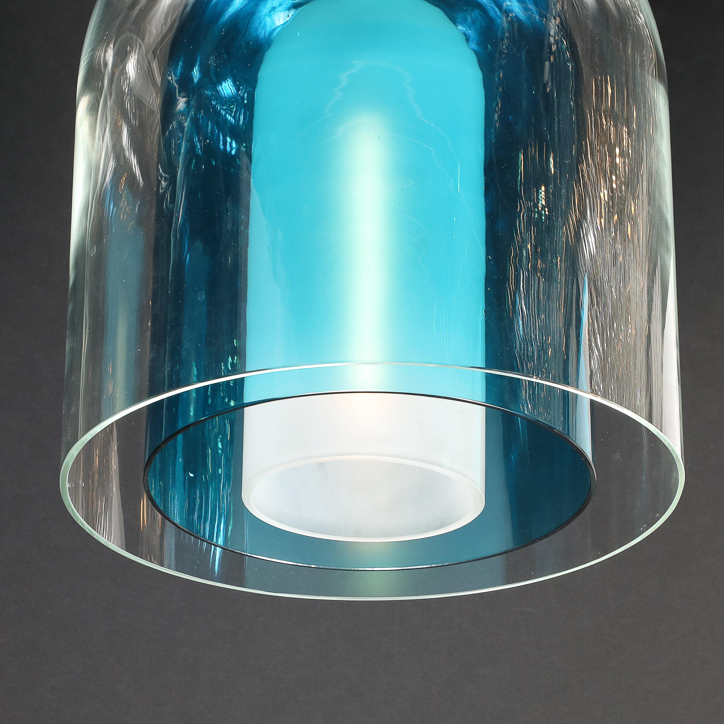 XXI secolo e contemporaneo Lampadari a sospensione modernisti in vetro di Murano soffiato a mano a 3 livelli a forma di cupola blu misto in vendita