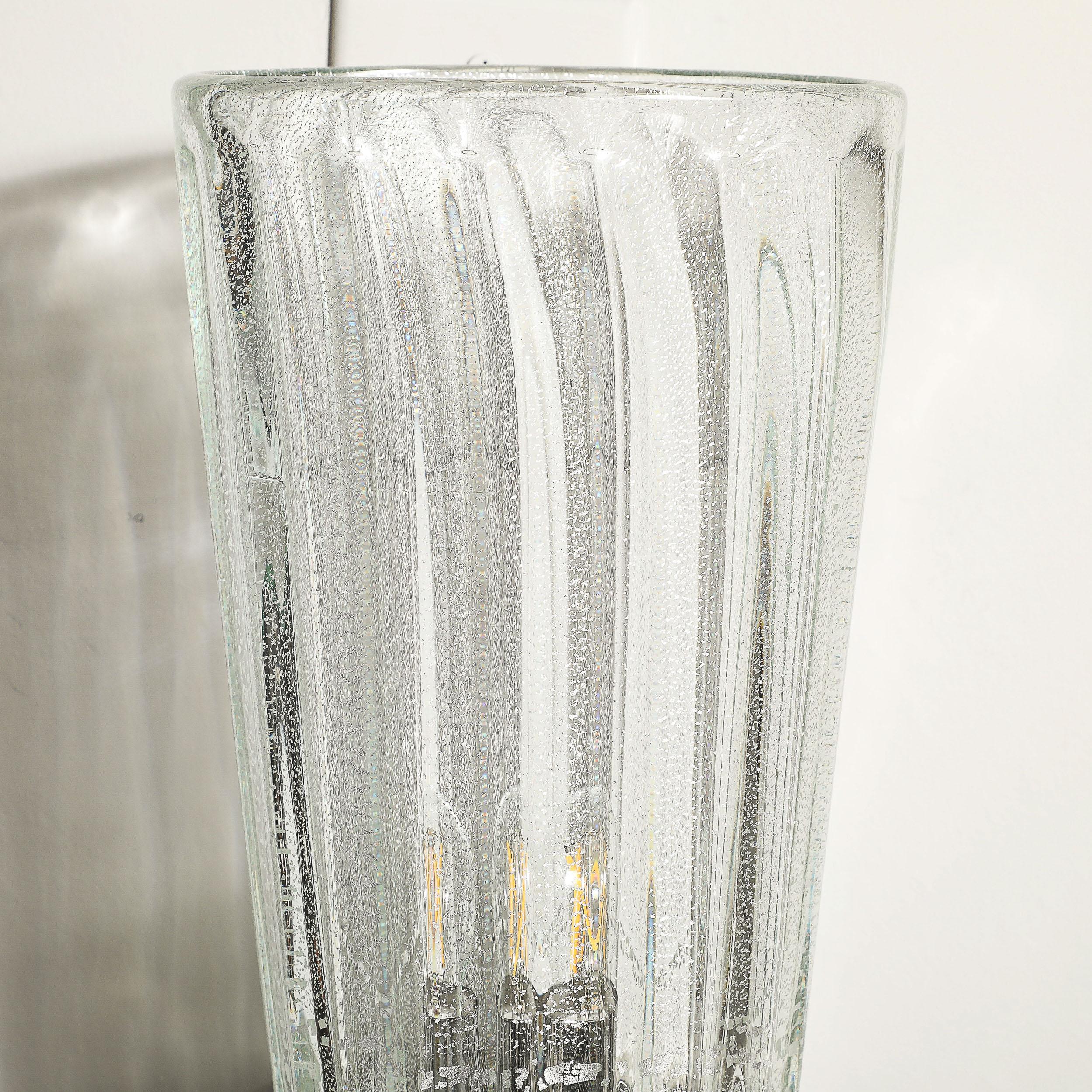 Appliques modernistes soufflées à la main en verre de Murano, nickel cannelé et or blanc 24 carats en vente 9