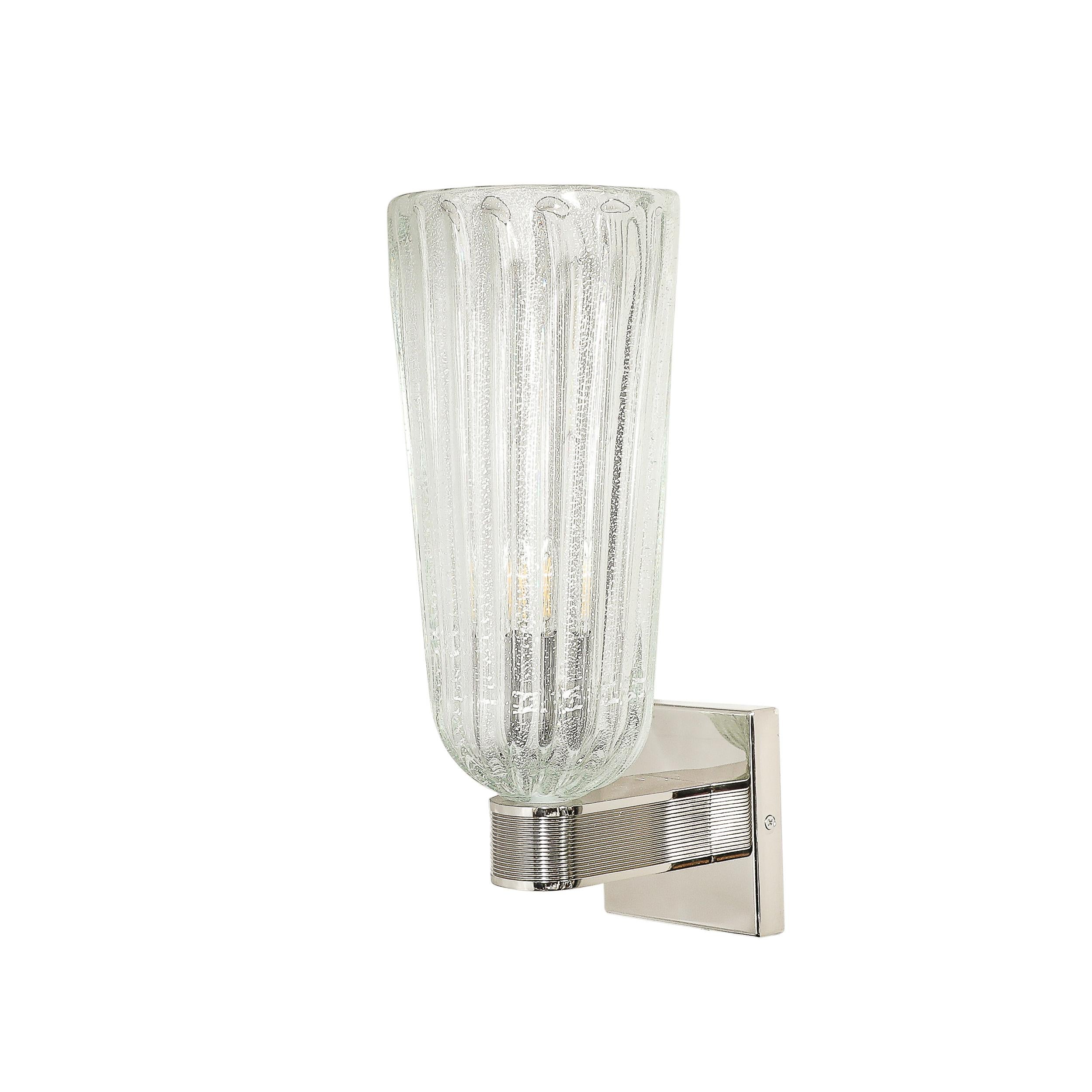 italien Appliques modernistes soufflées à la main en verre de Murano, nickel cannelé et or blanc 24 carats en vente