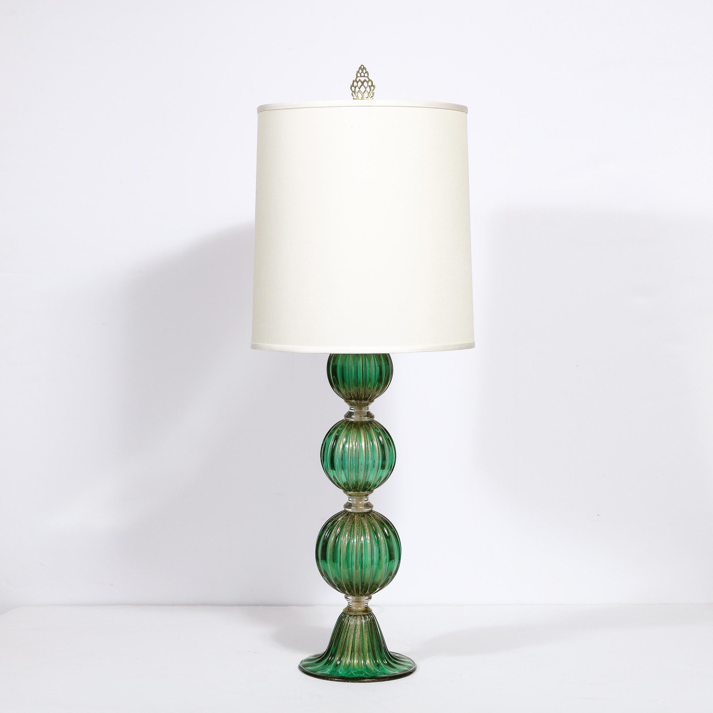 Modernistische mundgeblasene Muranoglas-Tischlampen in Smaragdgrün mit 24 Karat Goldflecken (Moderne) im Angebot