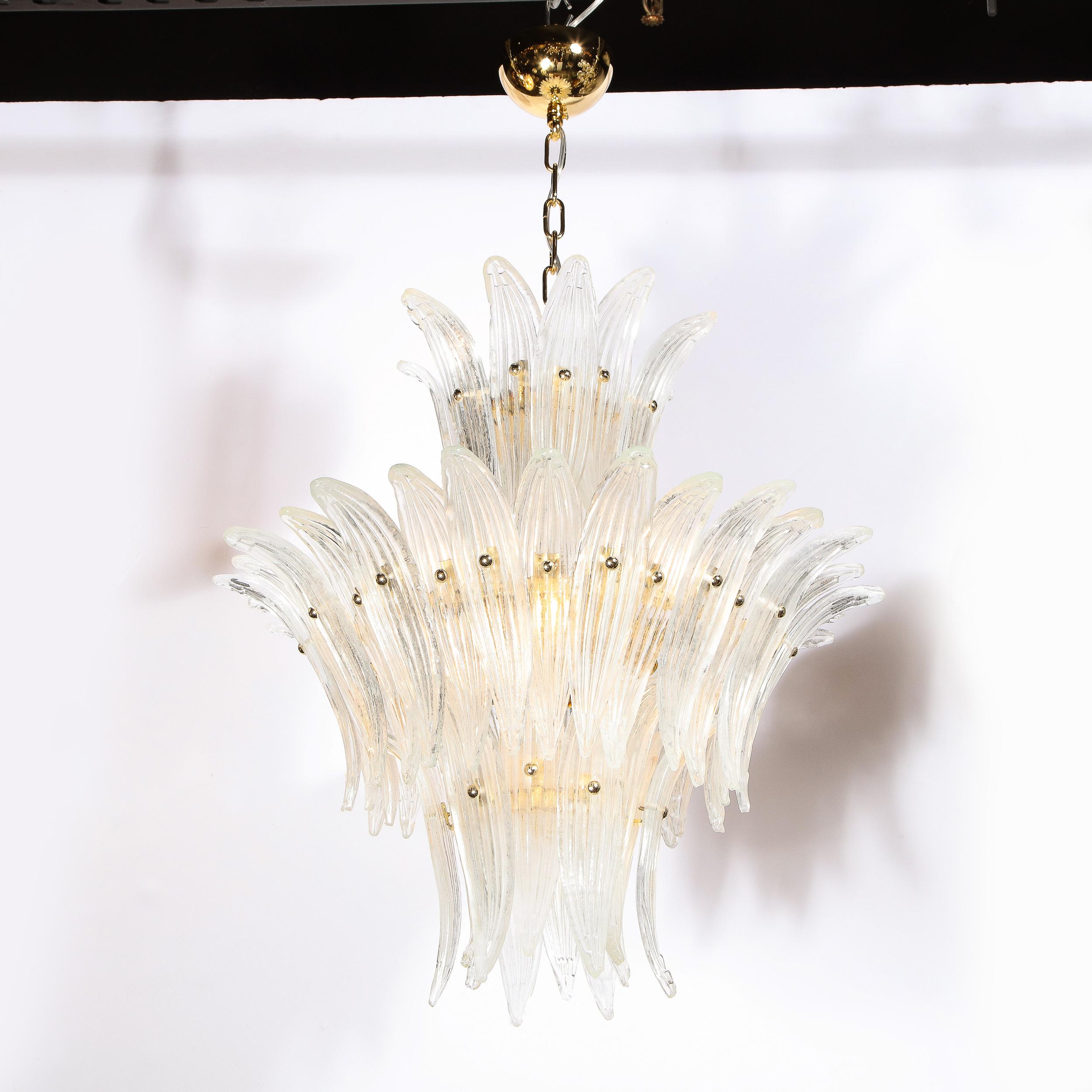 Laiton Lustre Palma à trois niveaux en verre de Murano soufflé à la main avec accessoires en laiton en vente