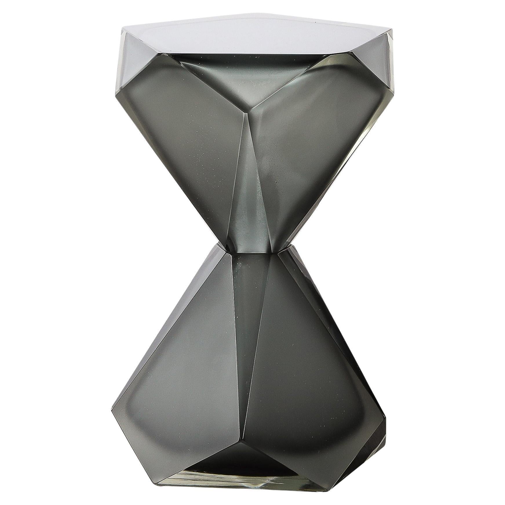 Table d'appoint moderniste de Murano soufflée à la main, fumée et dépolie, à facettes de graphite