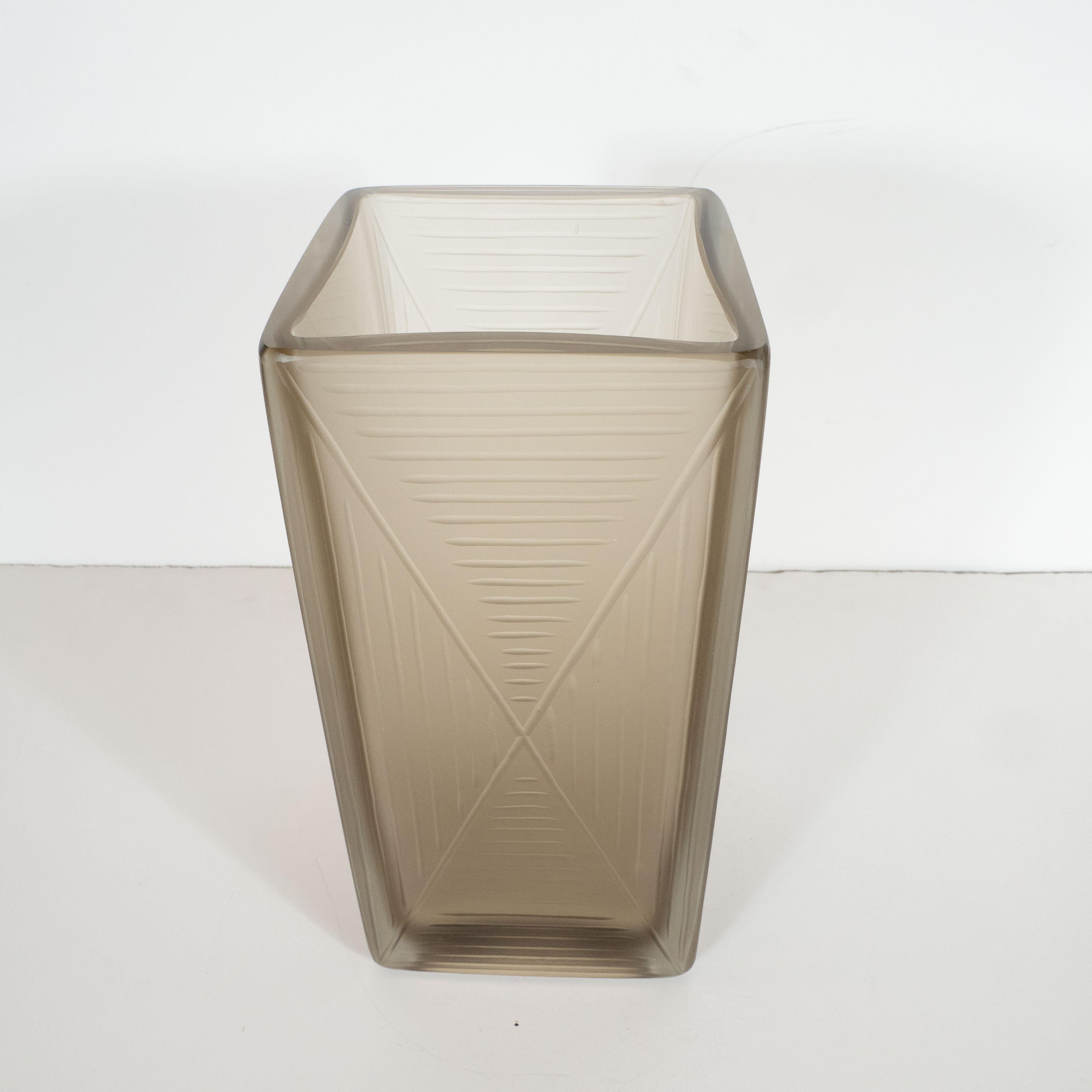Modernist Handblown Murano Smoked Topaz Glass Vase with Linear Detailing (Italienisch)