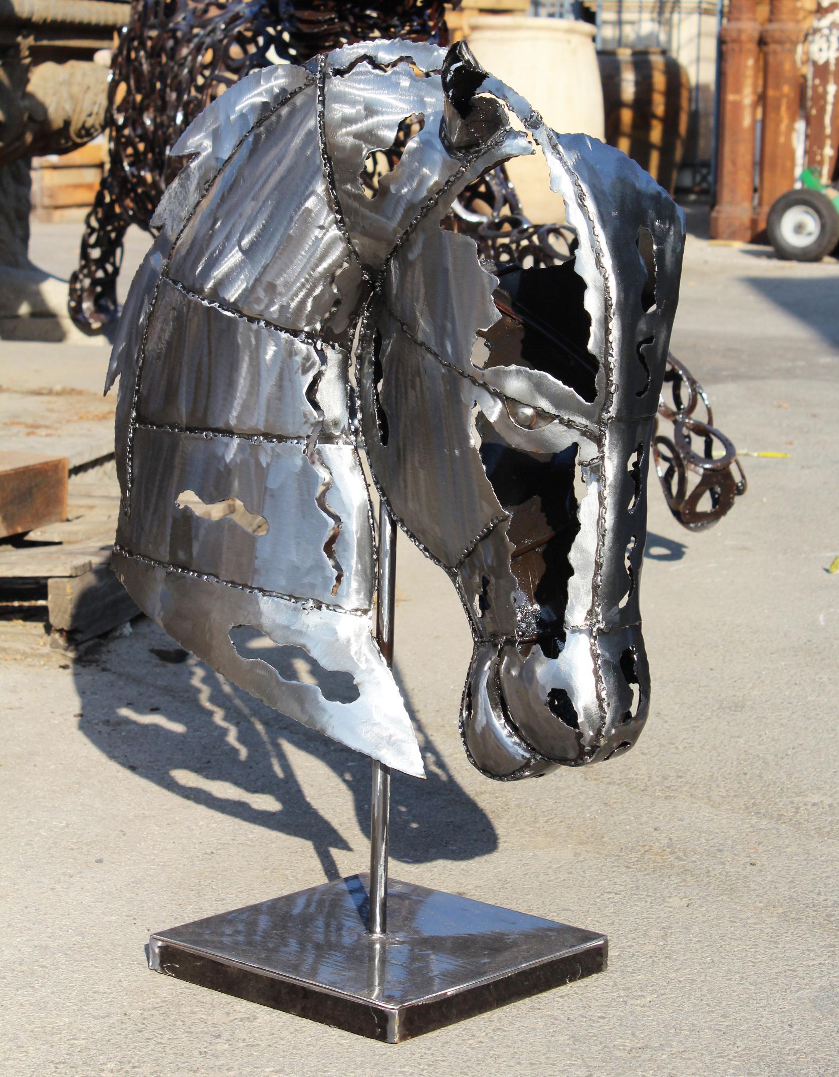 horse head metal sculpture