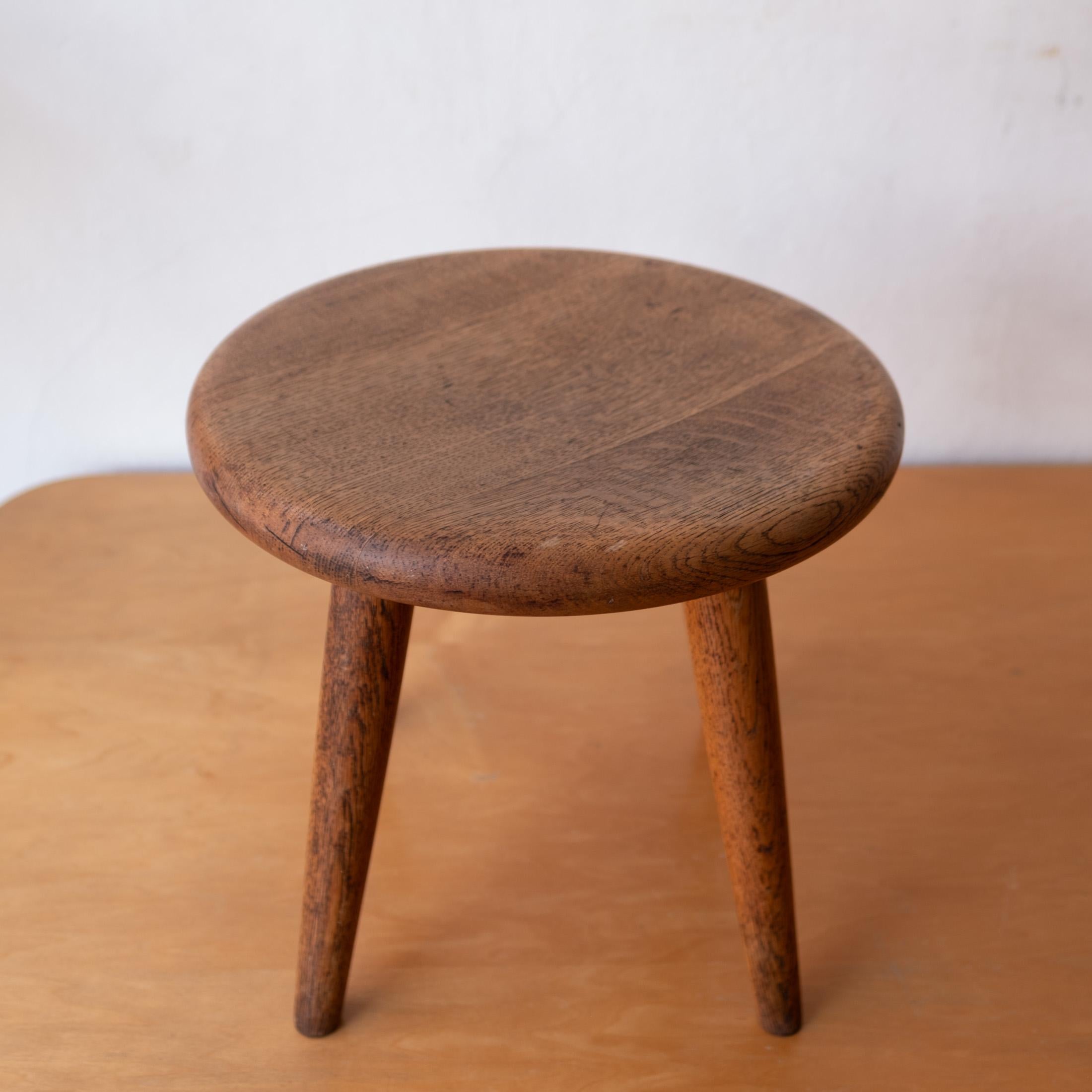 Modernist Handcrafted Solid Oak Berger Stool For Sale 1