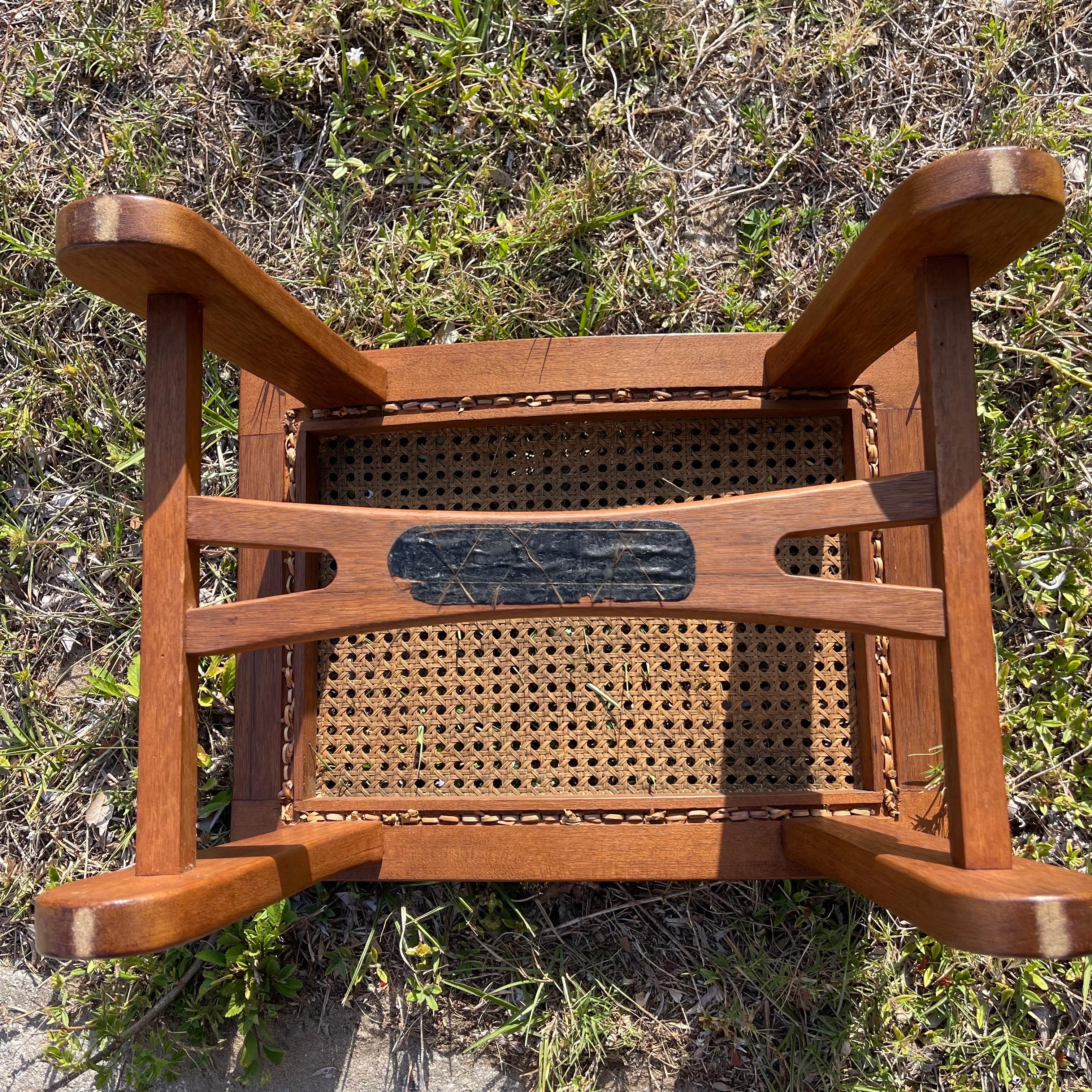 Taburete Bajo de Teca y Caña Hecho a Mano Modernista Pies Taburete Otomano en venta 8