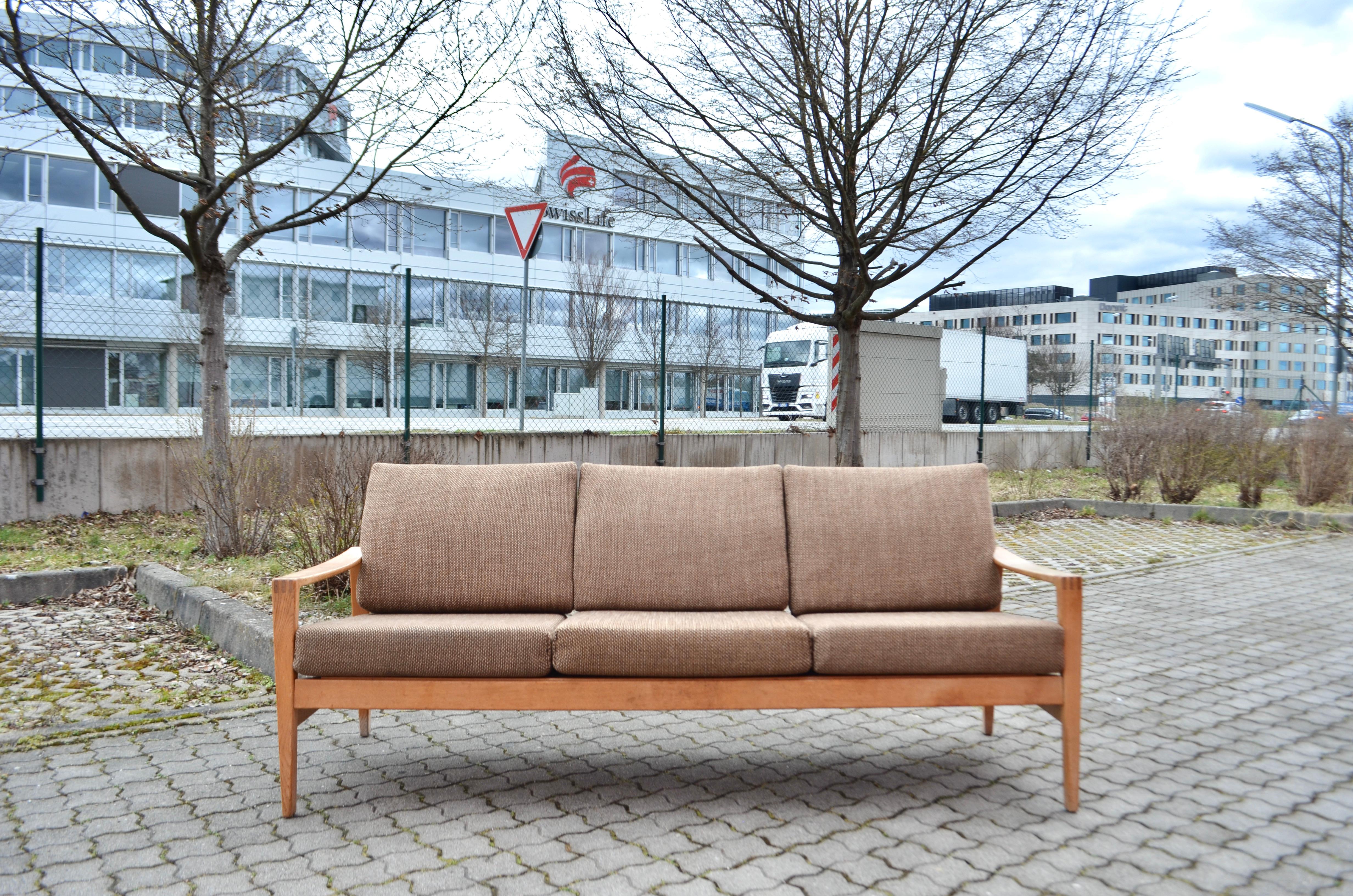Modernist Hartmut Lohmeyer Oak Sofa for Wilkhahn Midcentury For Sale 10