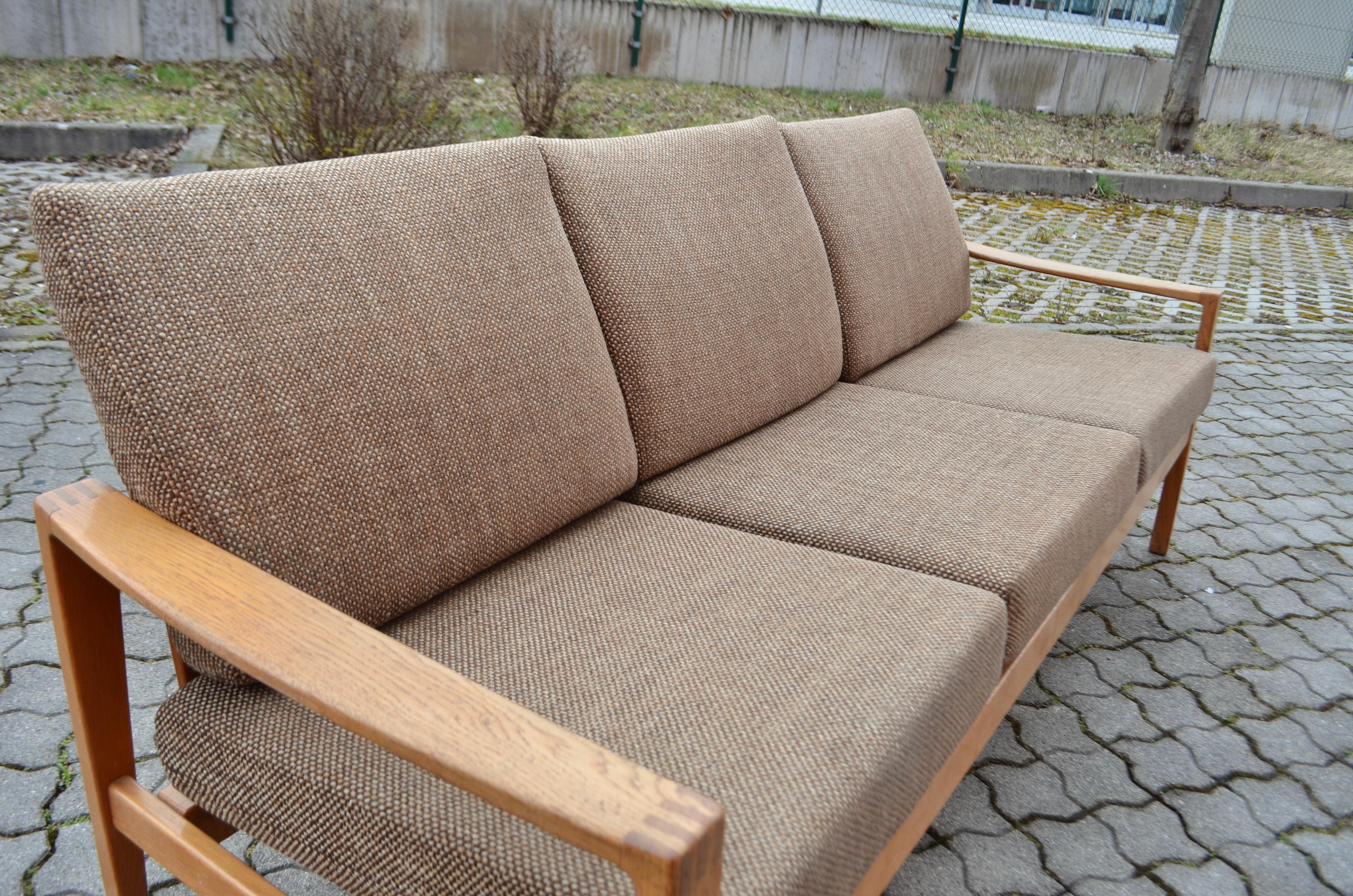 Modernist Hartmut Lohmeyer Oak Sofa for Wilkhahn Midcentury For Sale 1