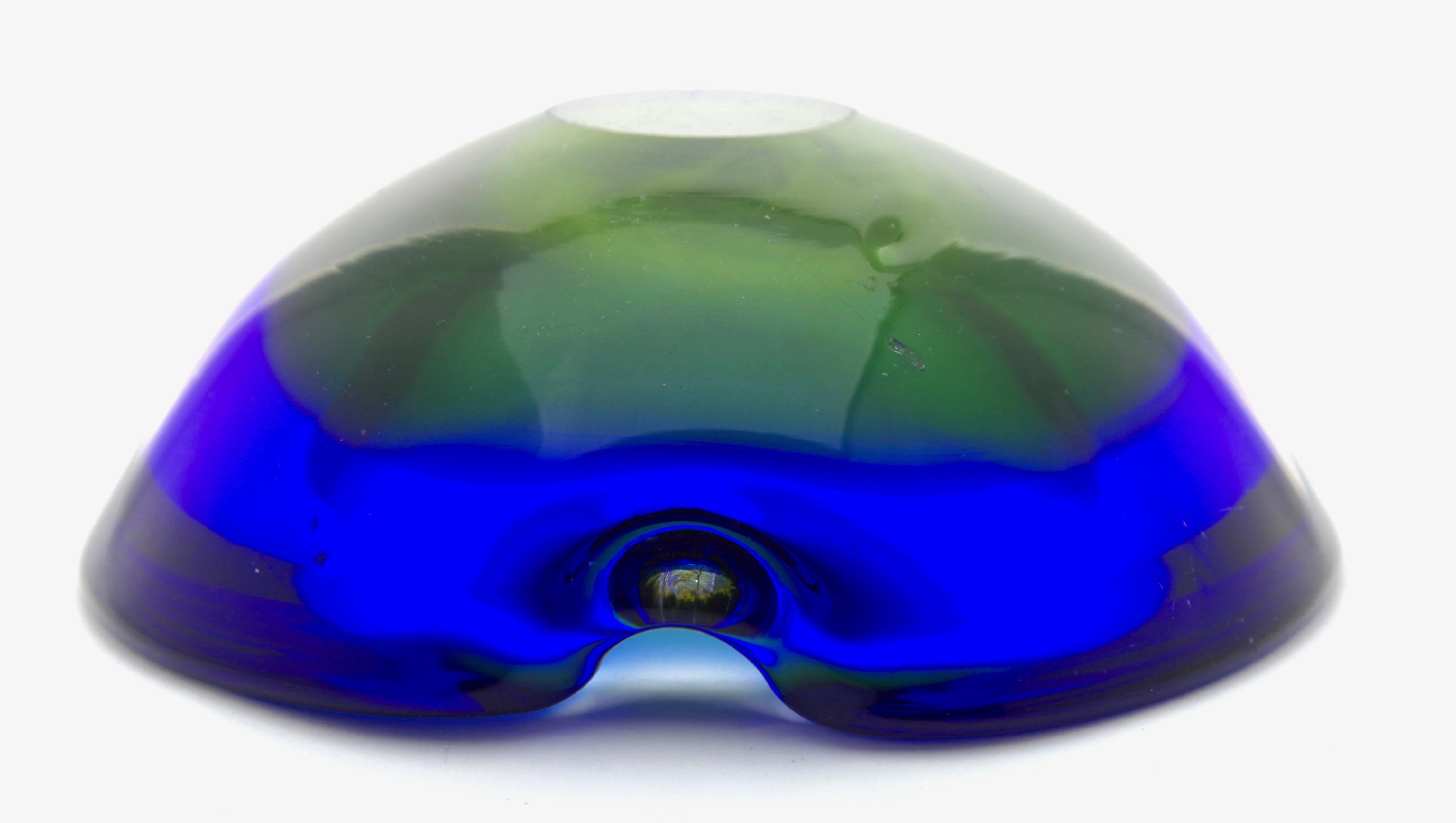 Art Glass Modernist Heavy Top Quality Crystal Lipped Bowl, 1970s For Sale