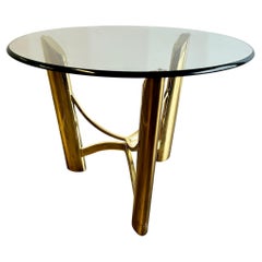 Modernistischer Hollywood-Regency-Beistelltisch aus Messing, Mastercraft zugeschrieben