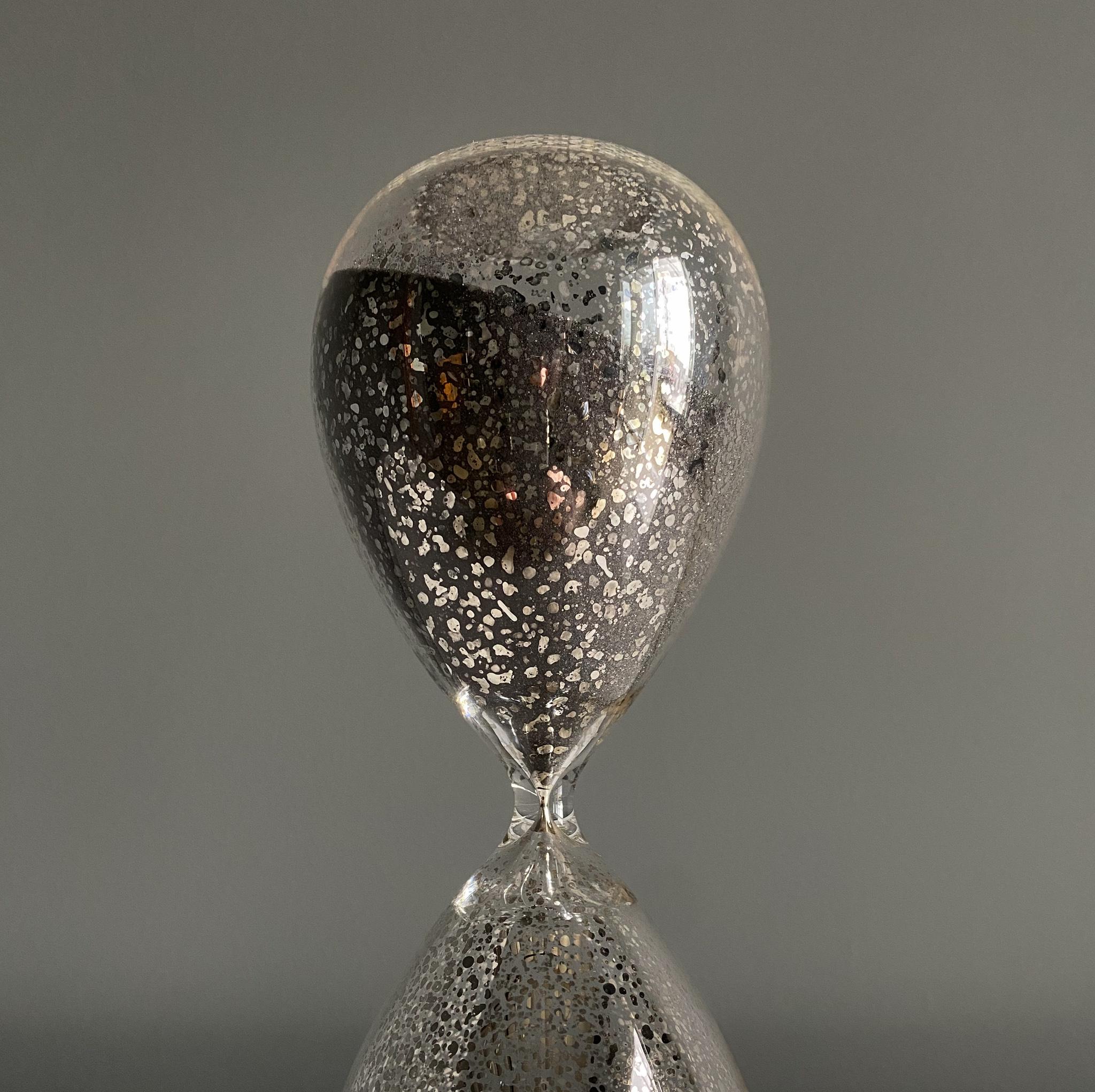 Modernist Hourglass, 1990's 4