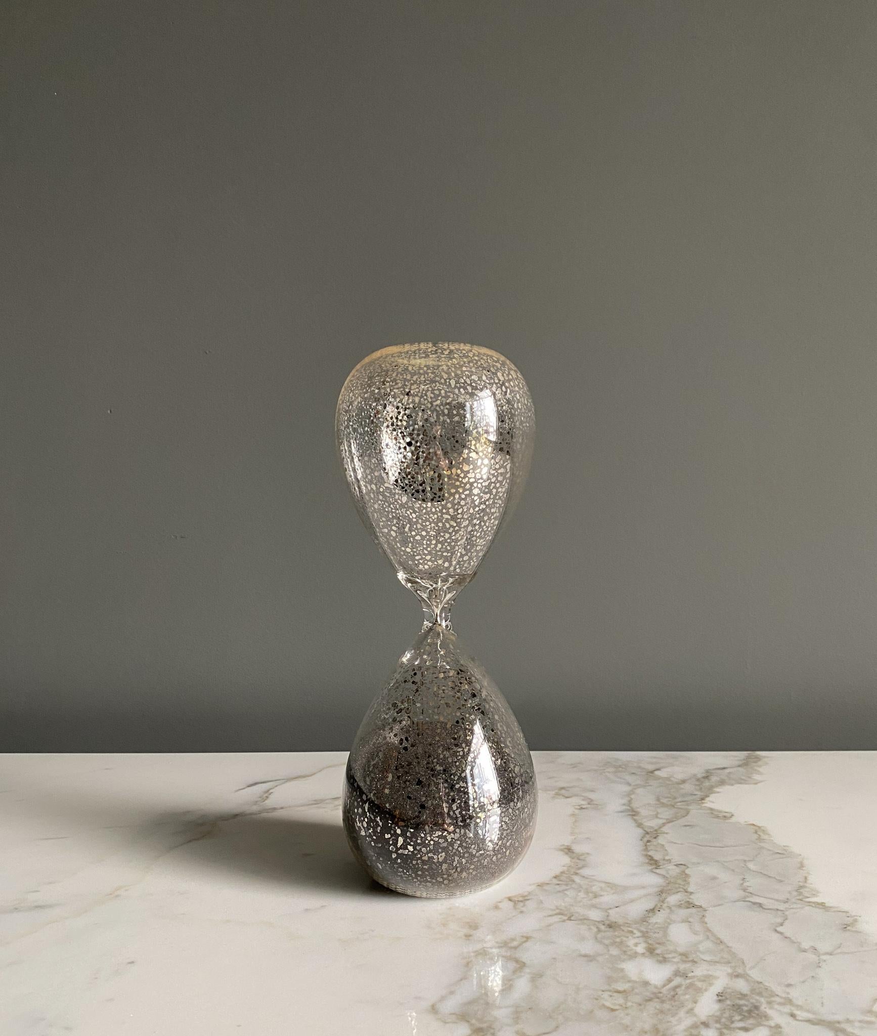 Modernist Hourglass, 1990's 5