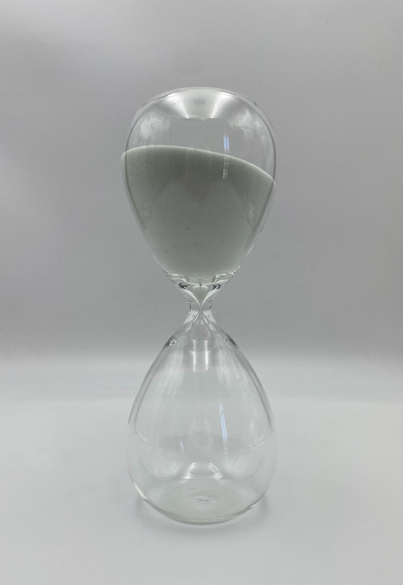 Modernist Hourglass, 20th Century 4