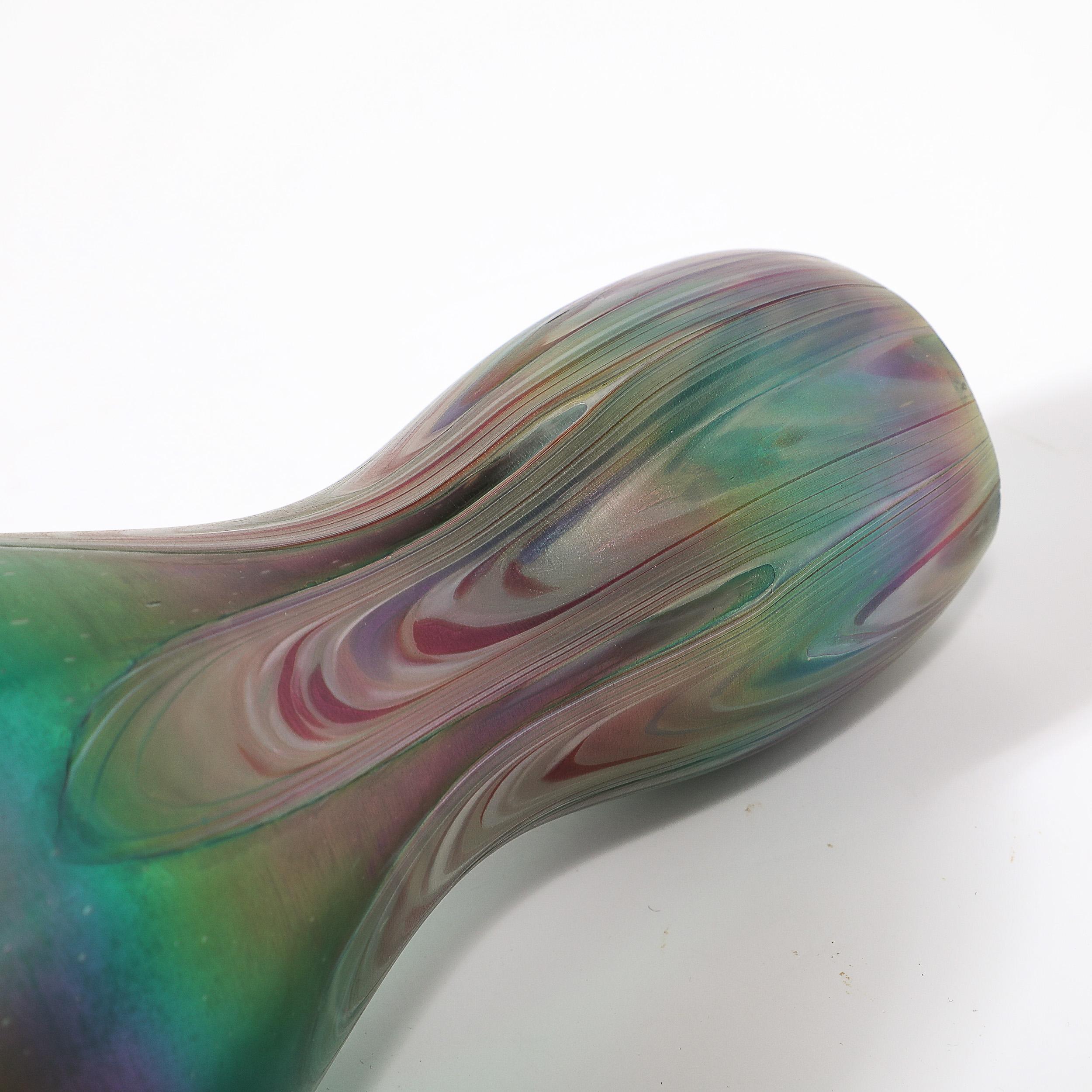 Vaso di vetro artistico modernista a forma di clessidra con volute di Favrile in vendita 2