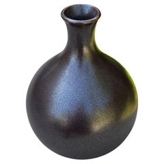 Modernist Ikebana Iridescent Glaze Vase, Japan, 20th Century