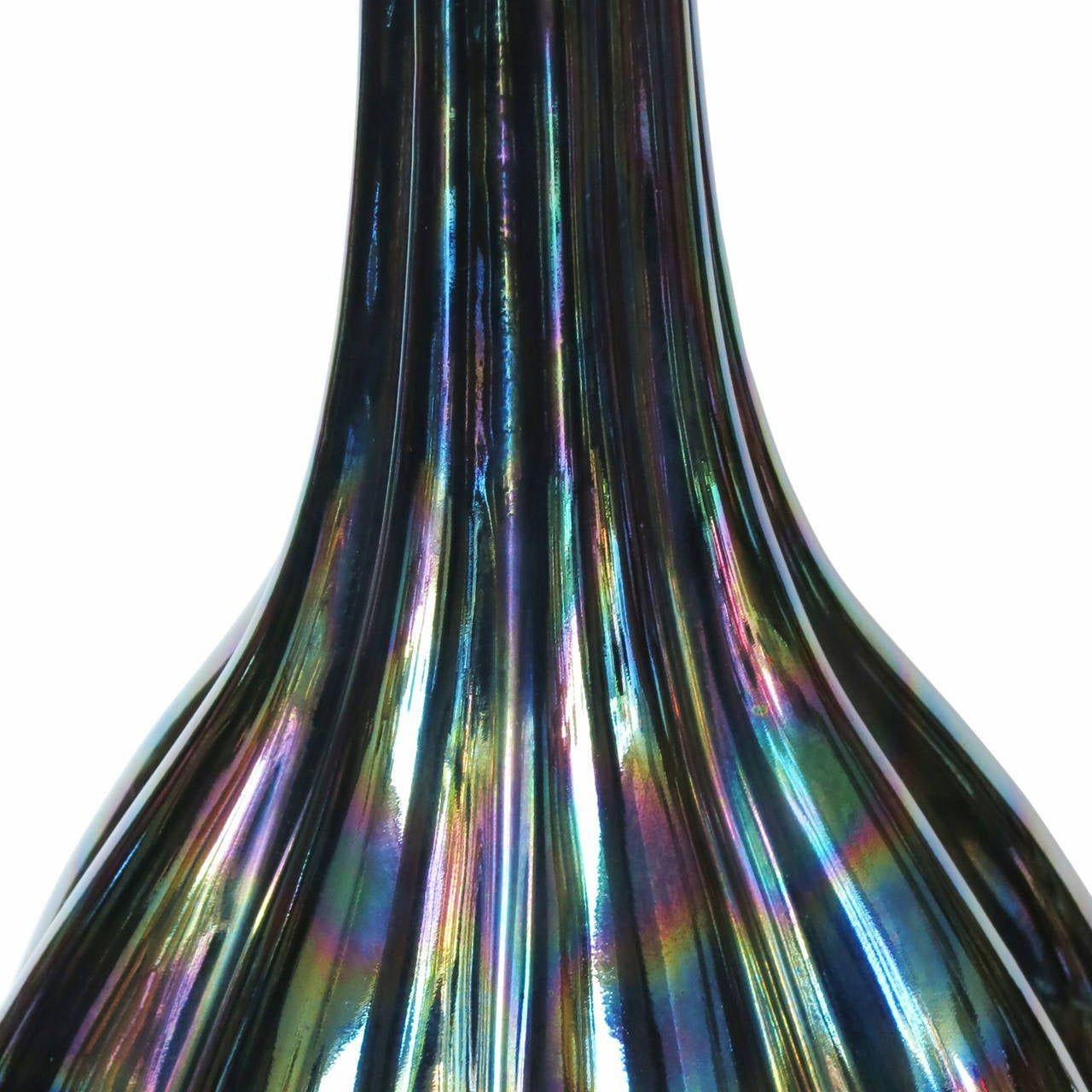 American Mid-century Iridized Art Glass Table Lamp w/ Brass Base For Sale