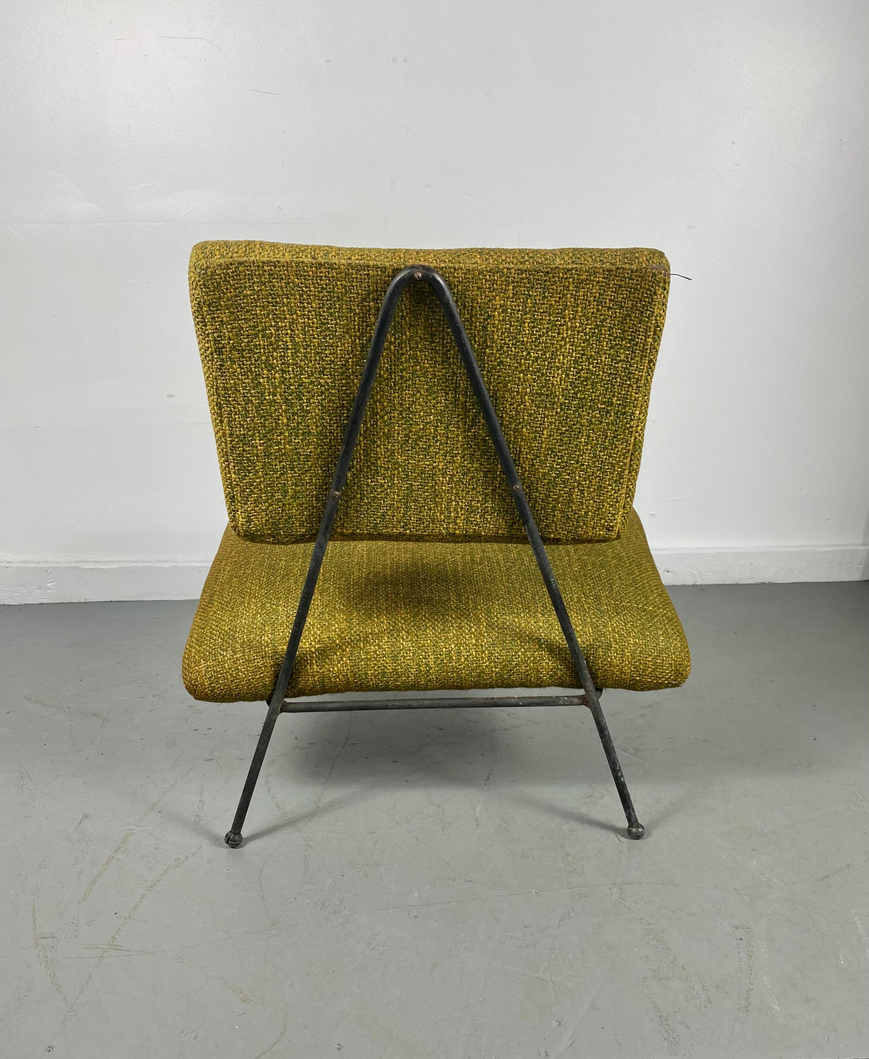 Extremely rare modernist iron Adrian Pearsall for Craft Associates arm-less lounge chair, amazing design. Classic Mid-Century Modern. Black iron frame, ball feet, retains original mid century moss green wool fabric, also retains original Craft