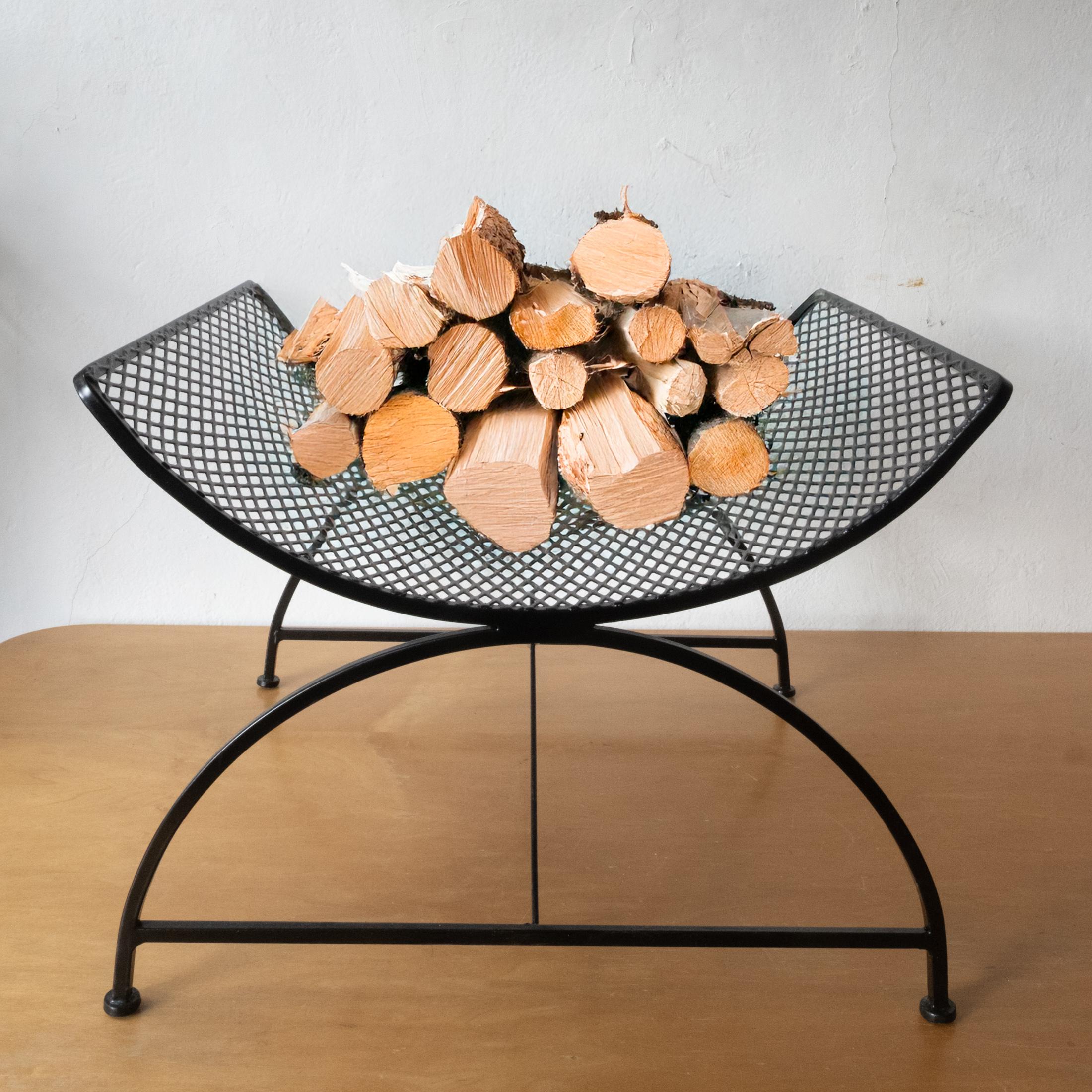 Americano Modernist Iron and Expanded Metal Catch All Magazine Holder or Log Holder 1950s in vendita