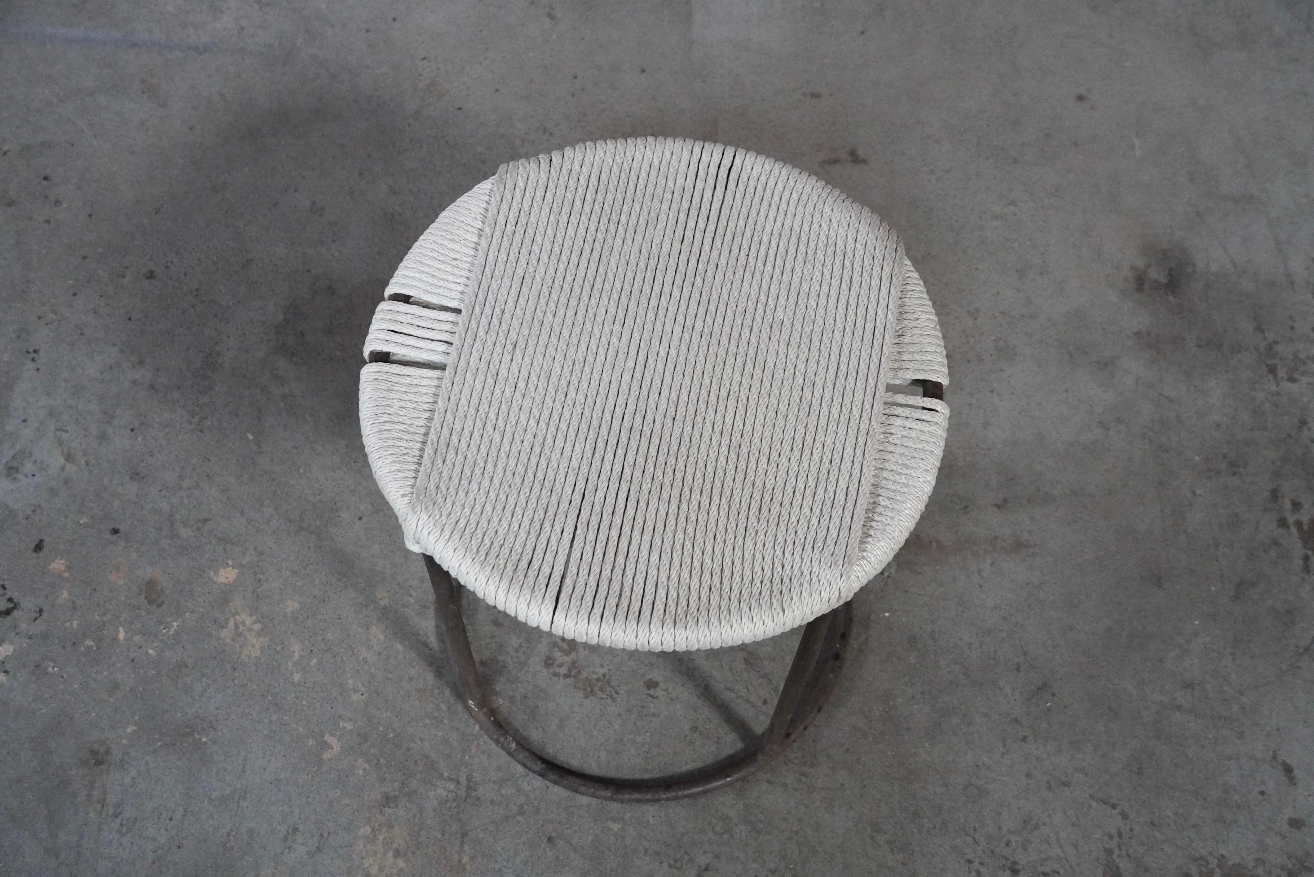 Taburete modernista de hierro y cuerda en Bueno estado para la venta en Oakland, CA