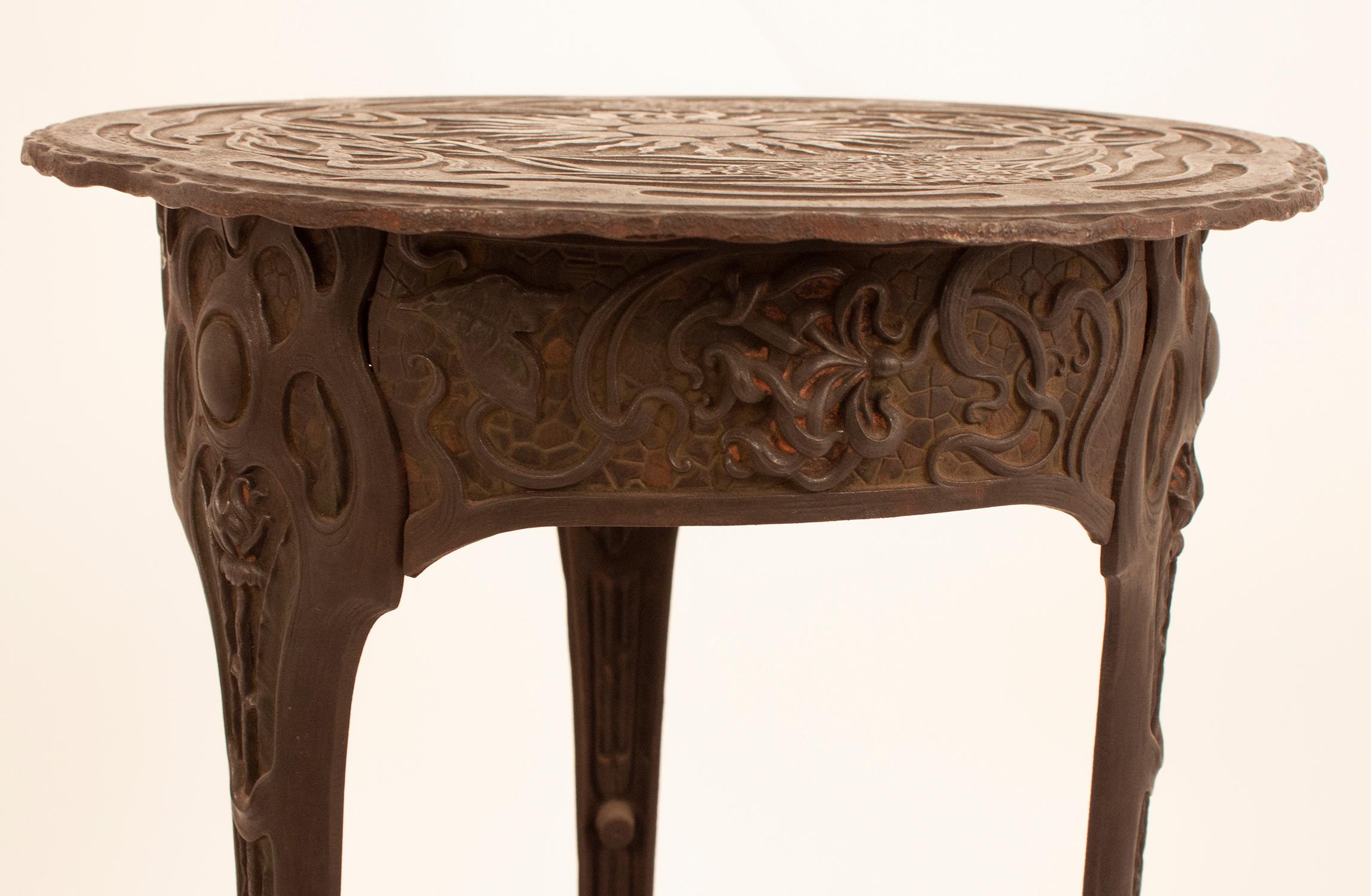 Art Nouveau Modernist Iron Side Table in the Style of Joan Busquets Jané Black, 1900s