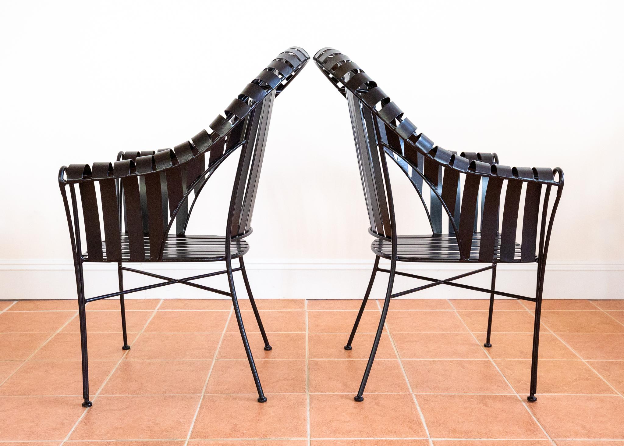 Paire de fauteuils de jardin modernistes à sangles de fer des années 1980, style brutaliste MCM Salterini en vente 1